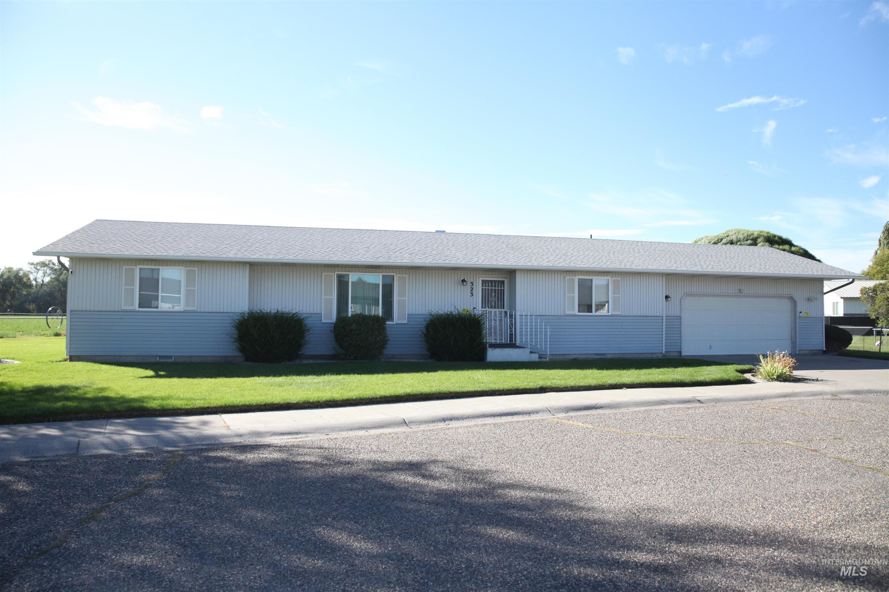 323 Marina Drive & Lot 2 Blk 3 — photo