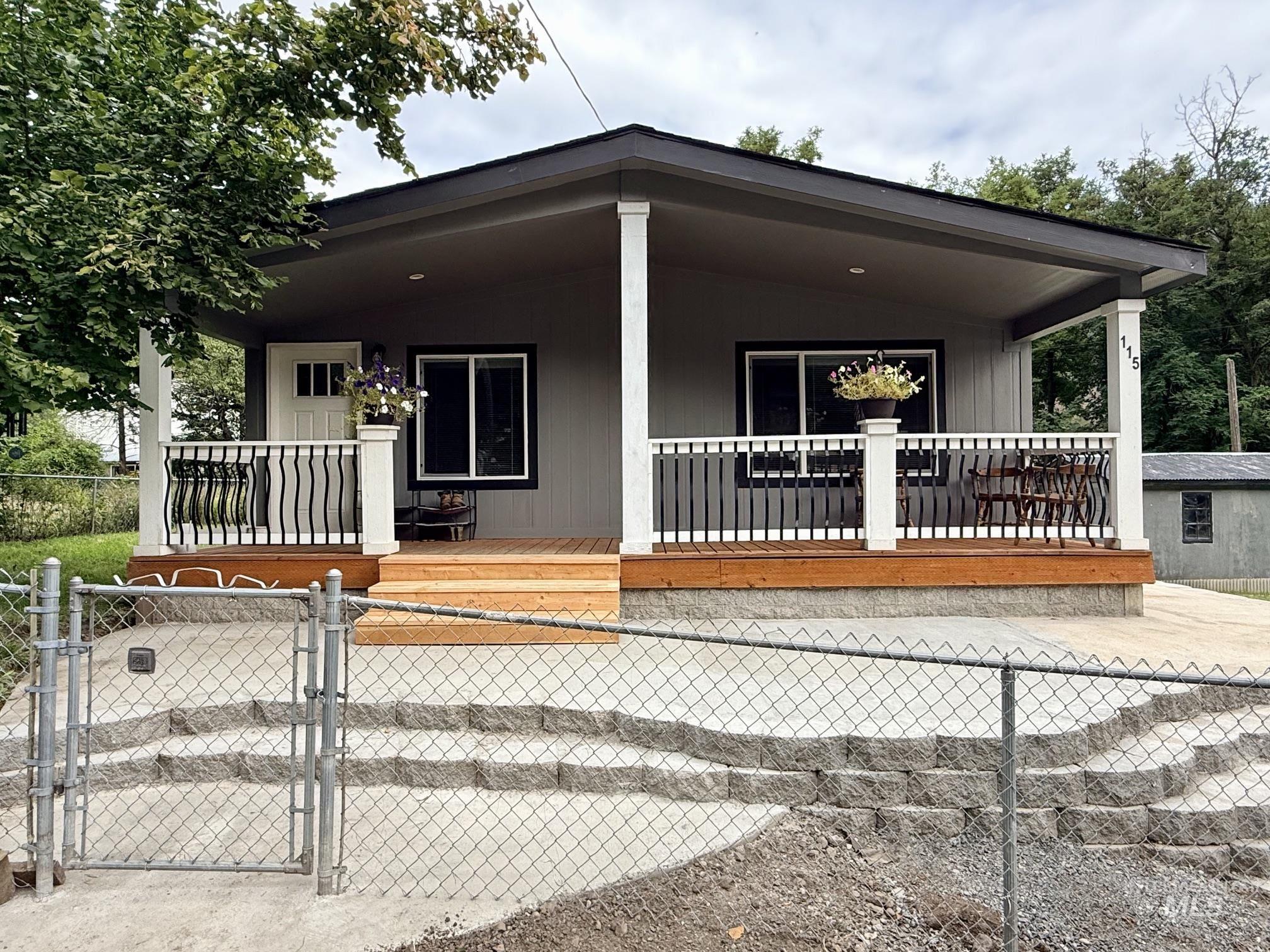 115 Trail Bay Dr — photo