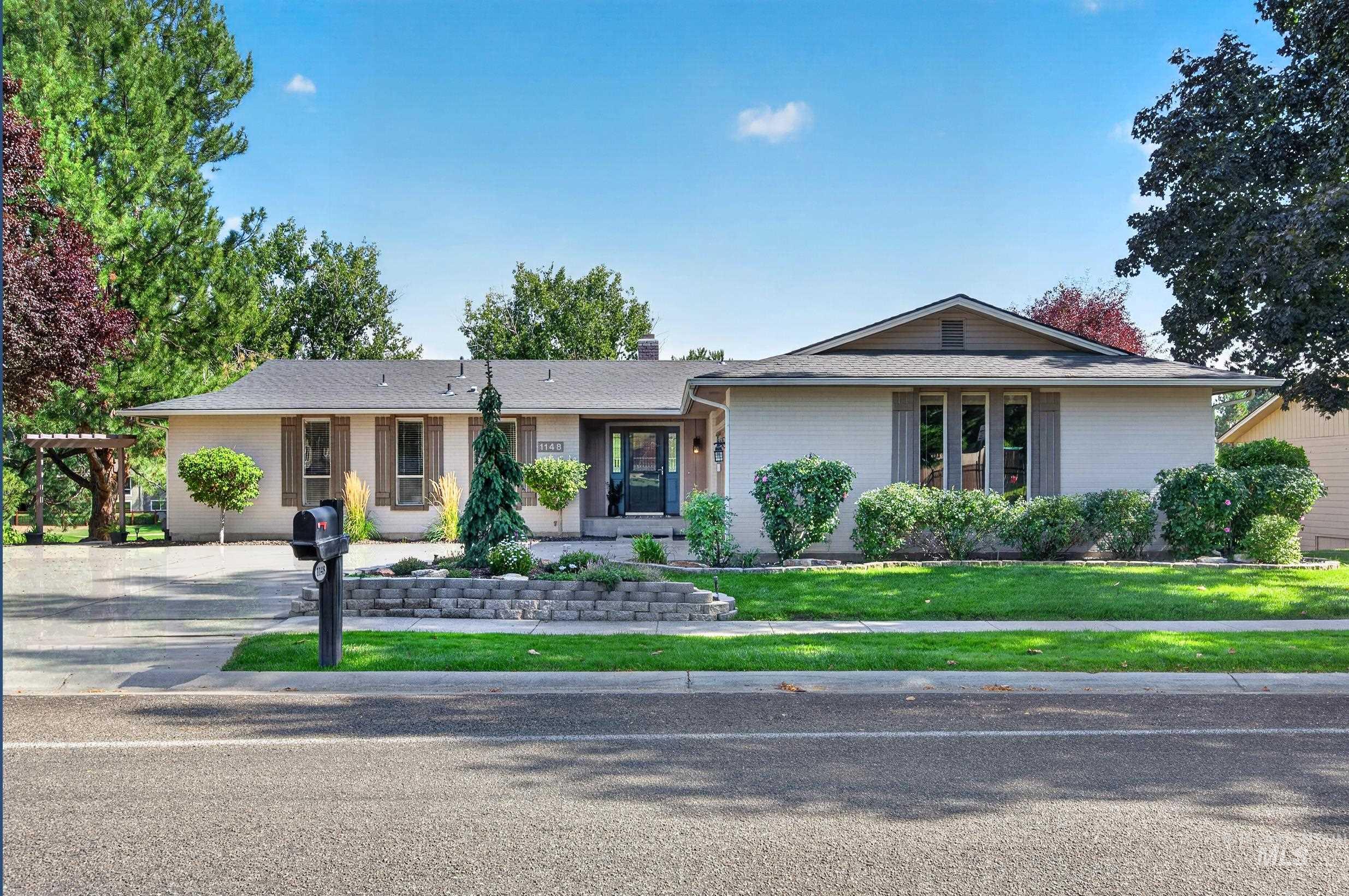 1148 N Eagle Hills Way — photo