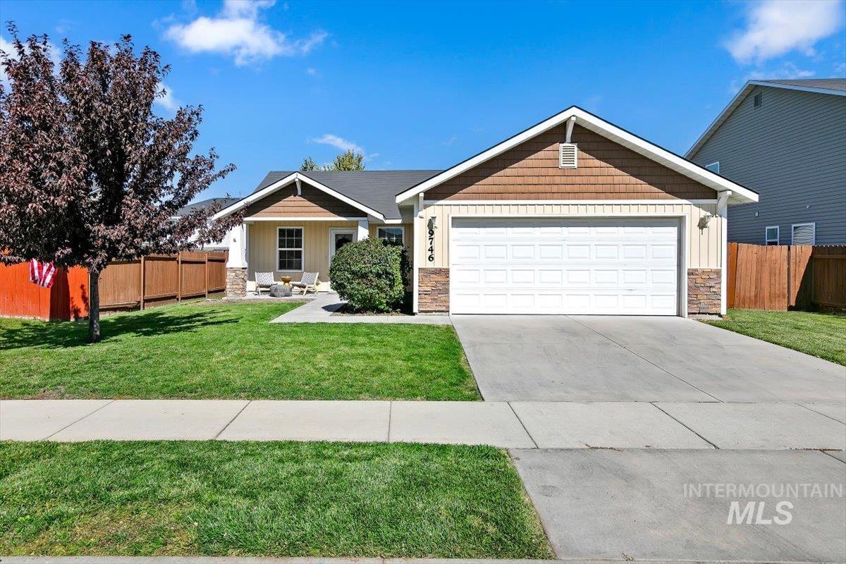 9746 W Bigwood Dr — photo