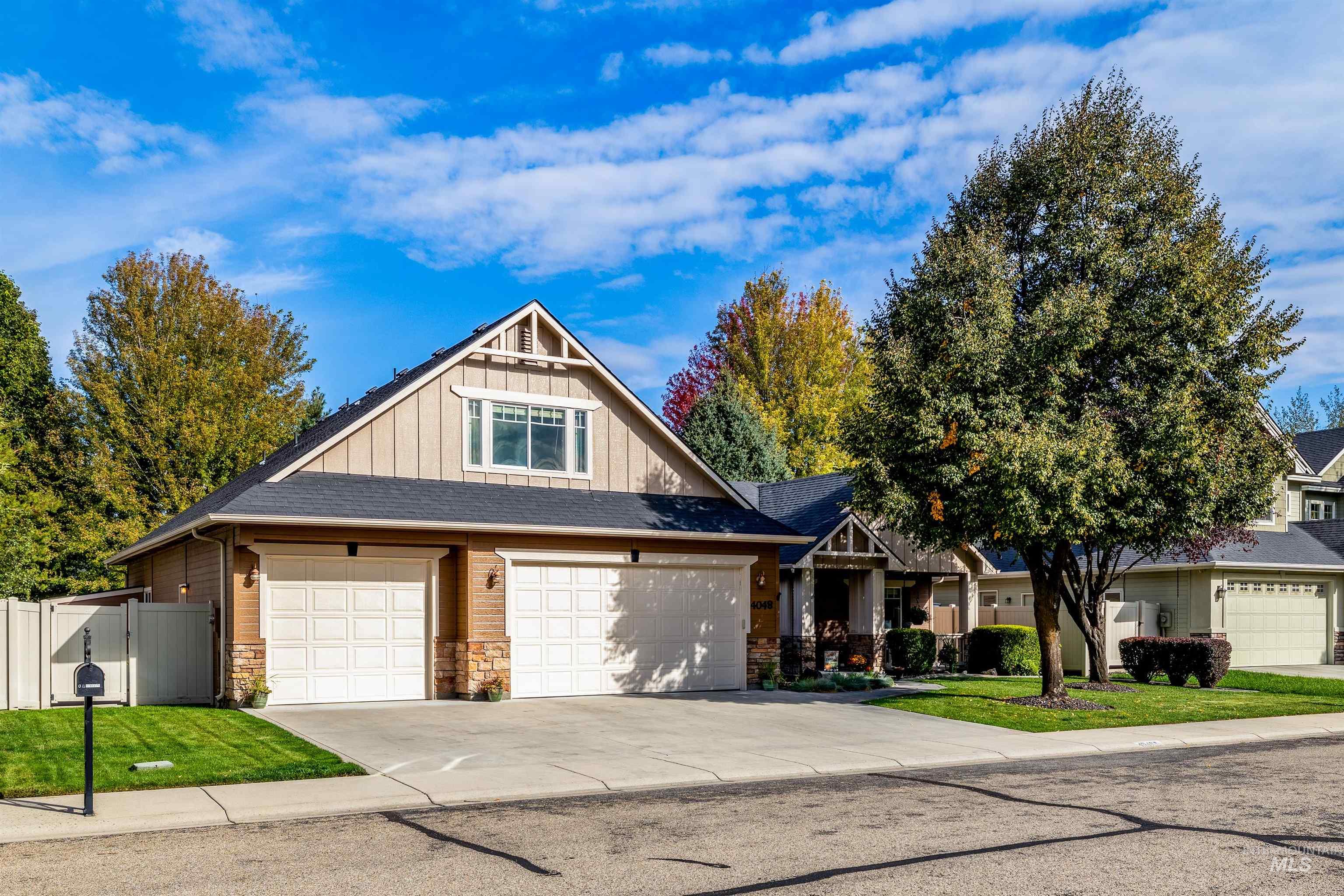 4048 N Tallgrass Ave — photo