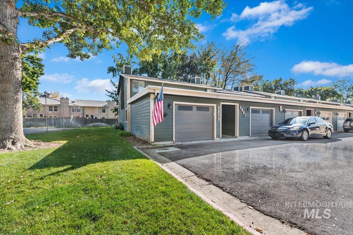 6879 W Maxwell Ln — photo