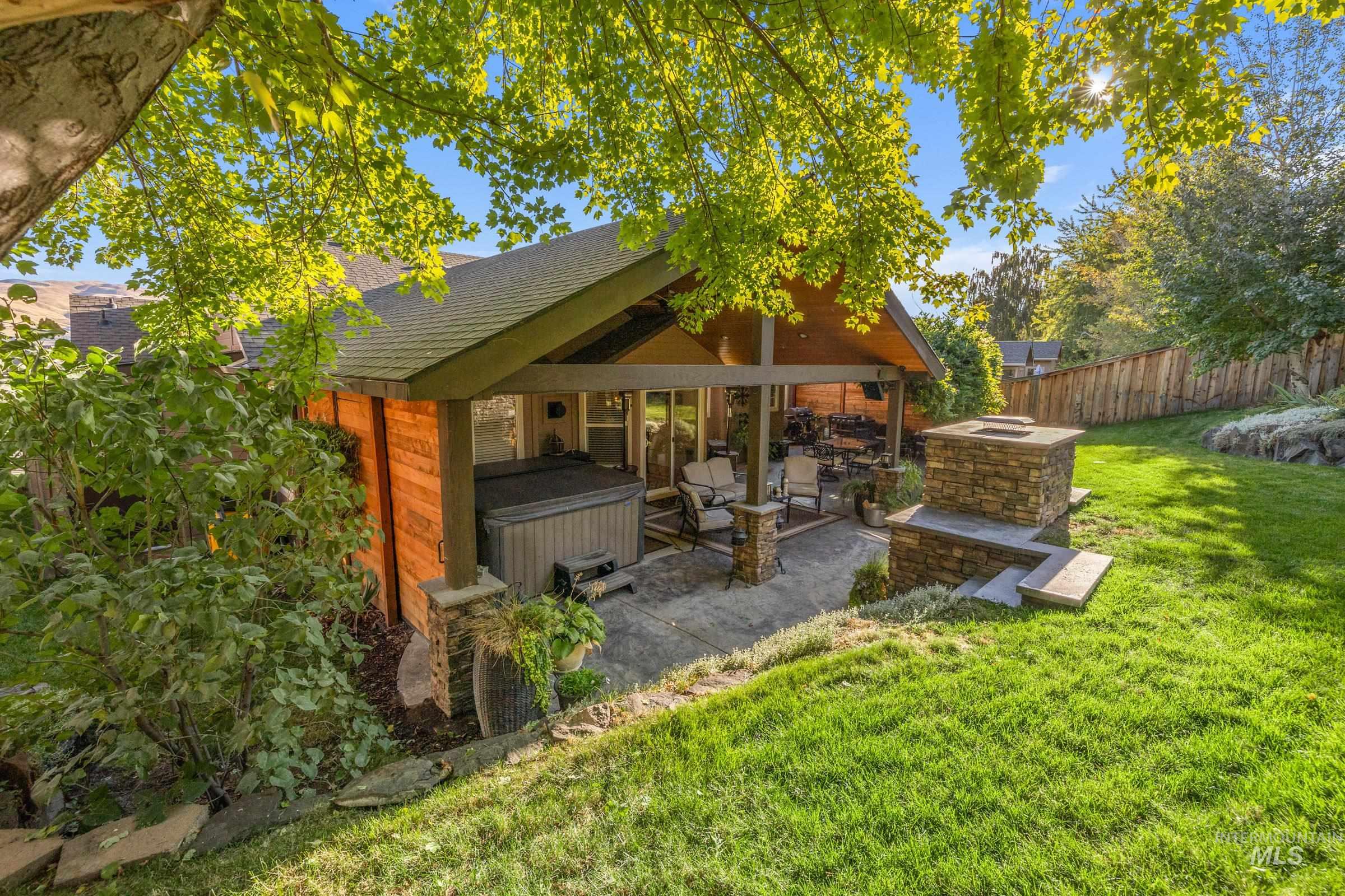 4049 E Trekker Rim Dr — photo