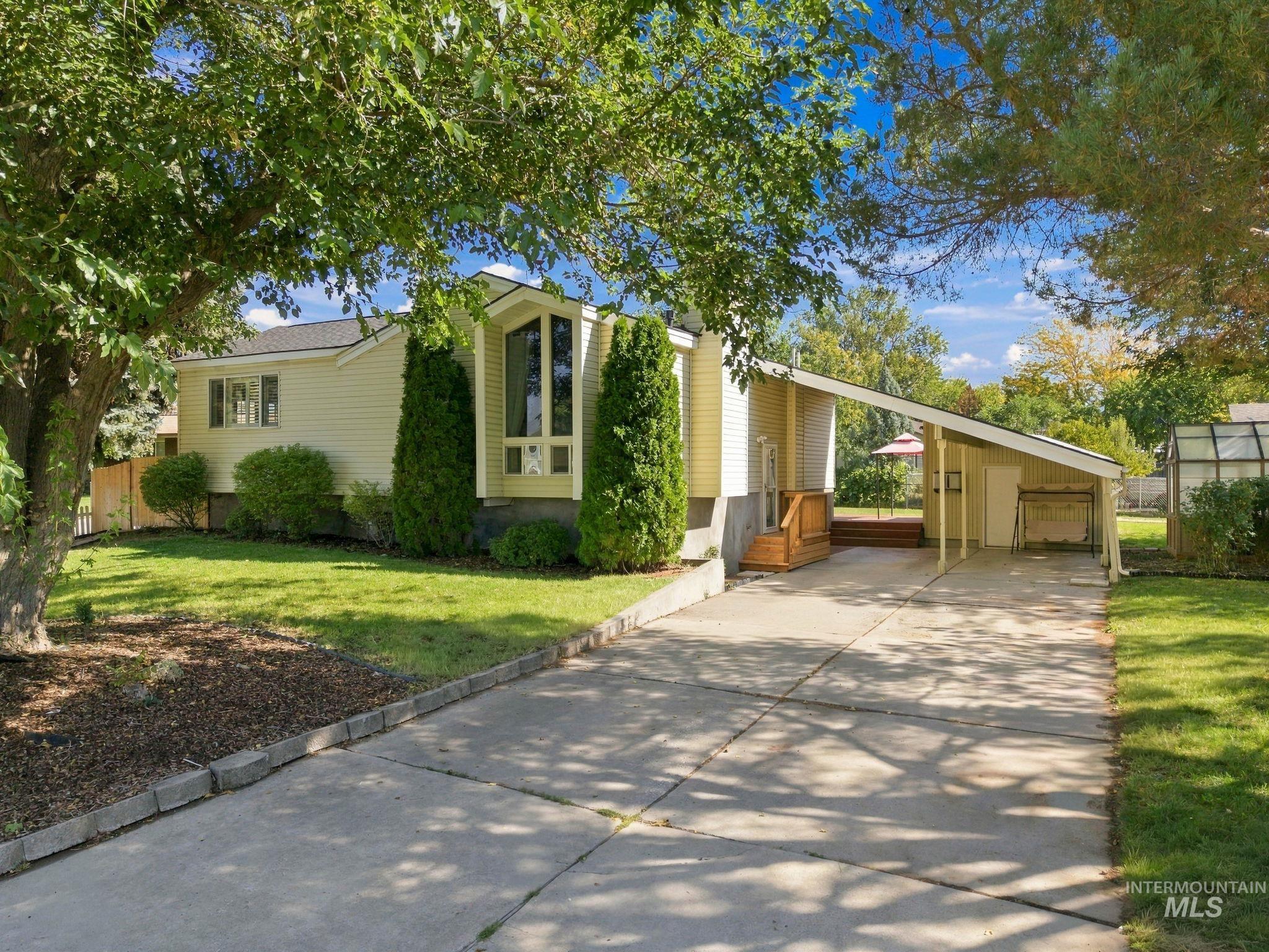7836 W Hummel Dr — photo