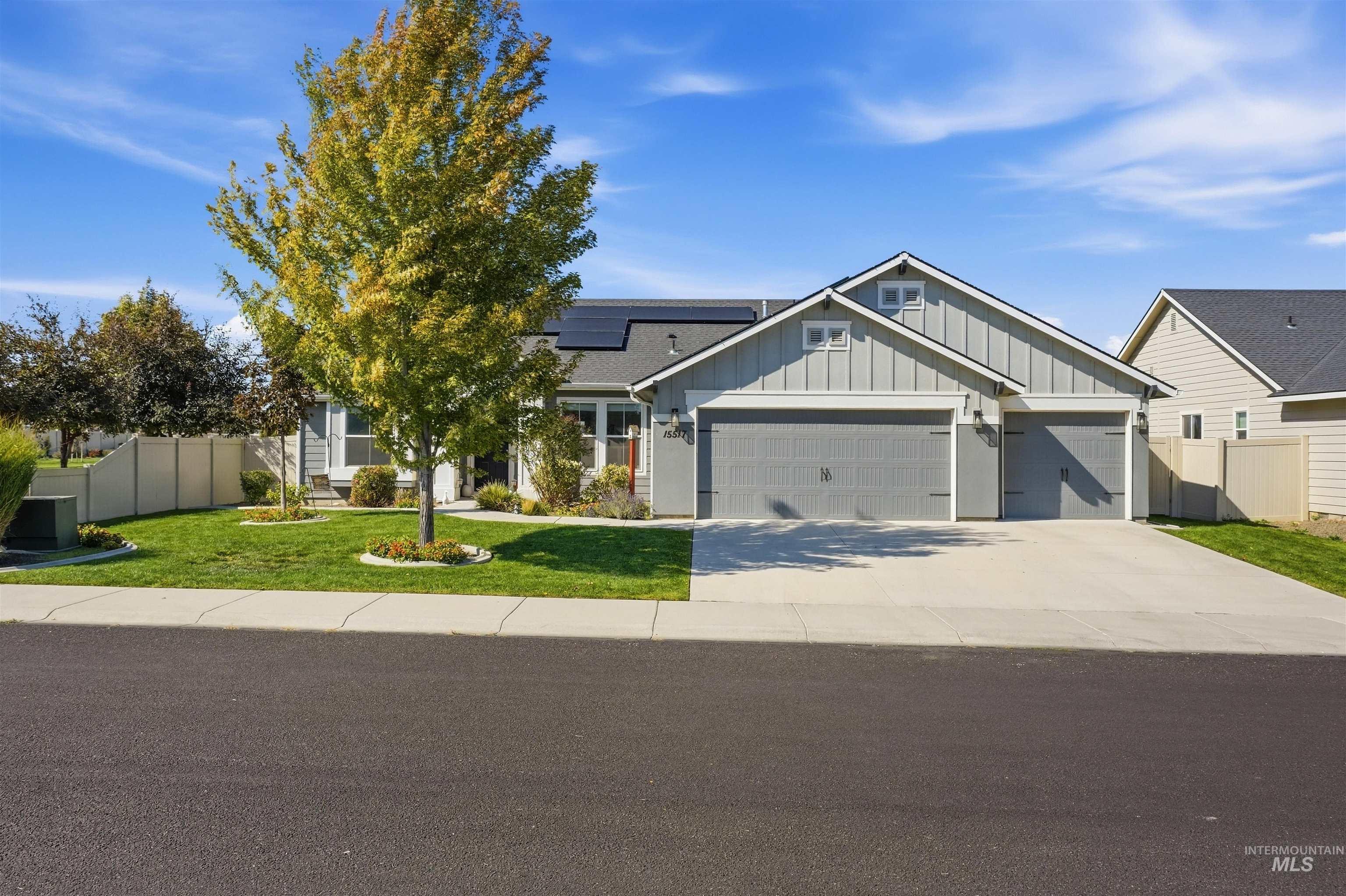 15517 Fuchsia Avenue — photo