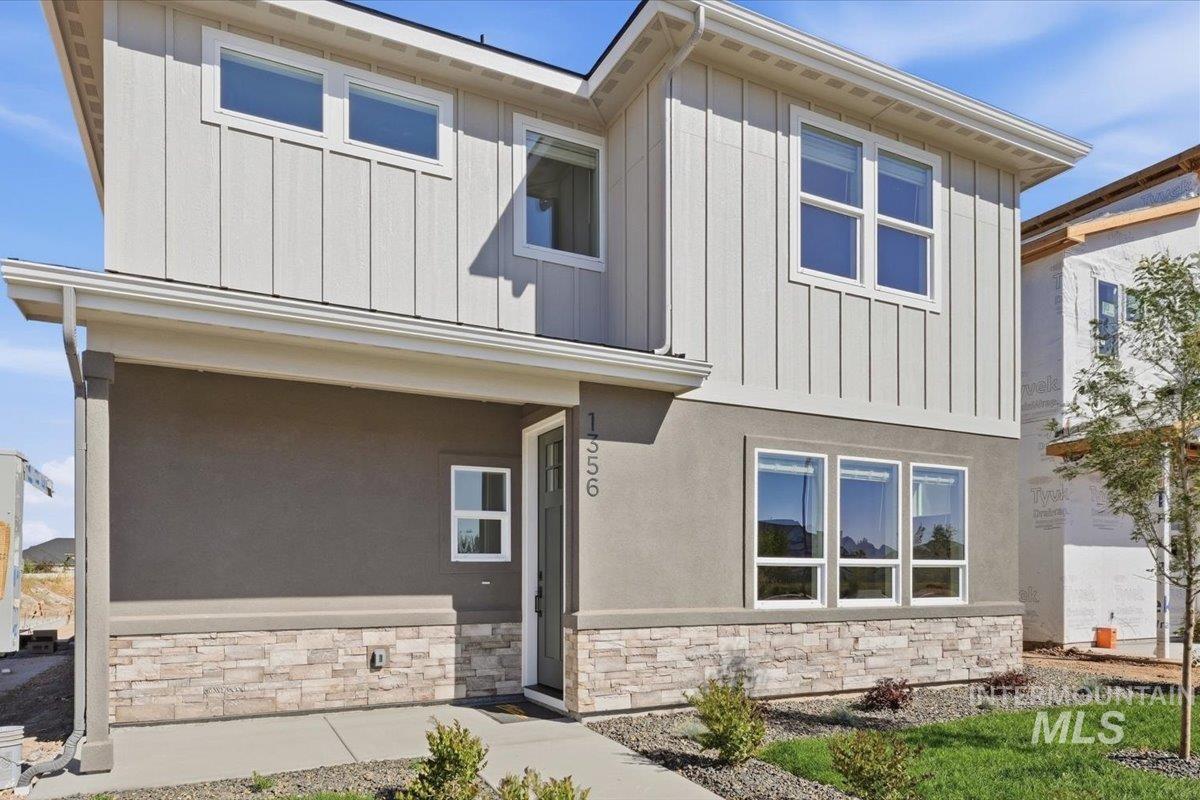 1356 E Zapala St — photo