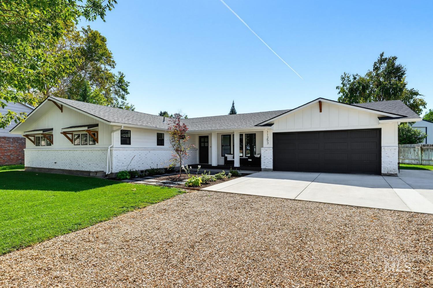 11253 Meadowbrook Dr — photo