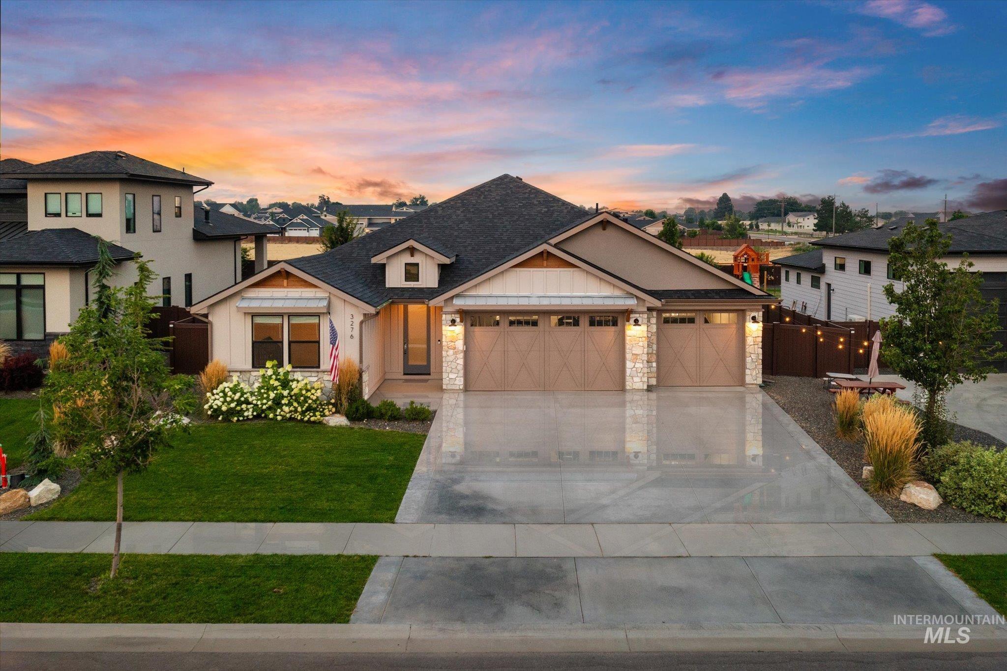 3276 N Fire Flower Ave — photo