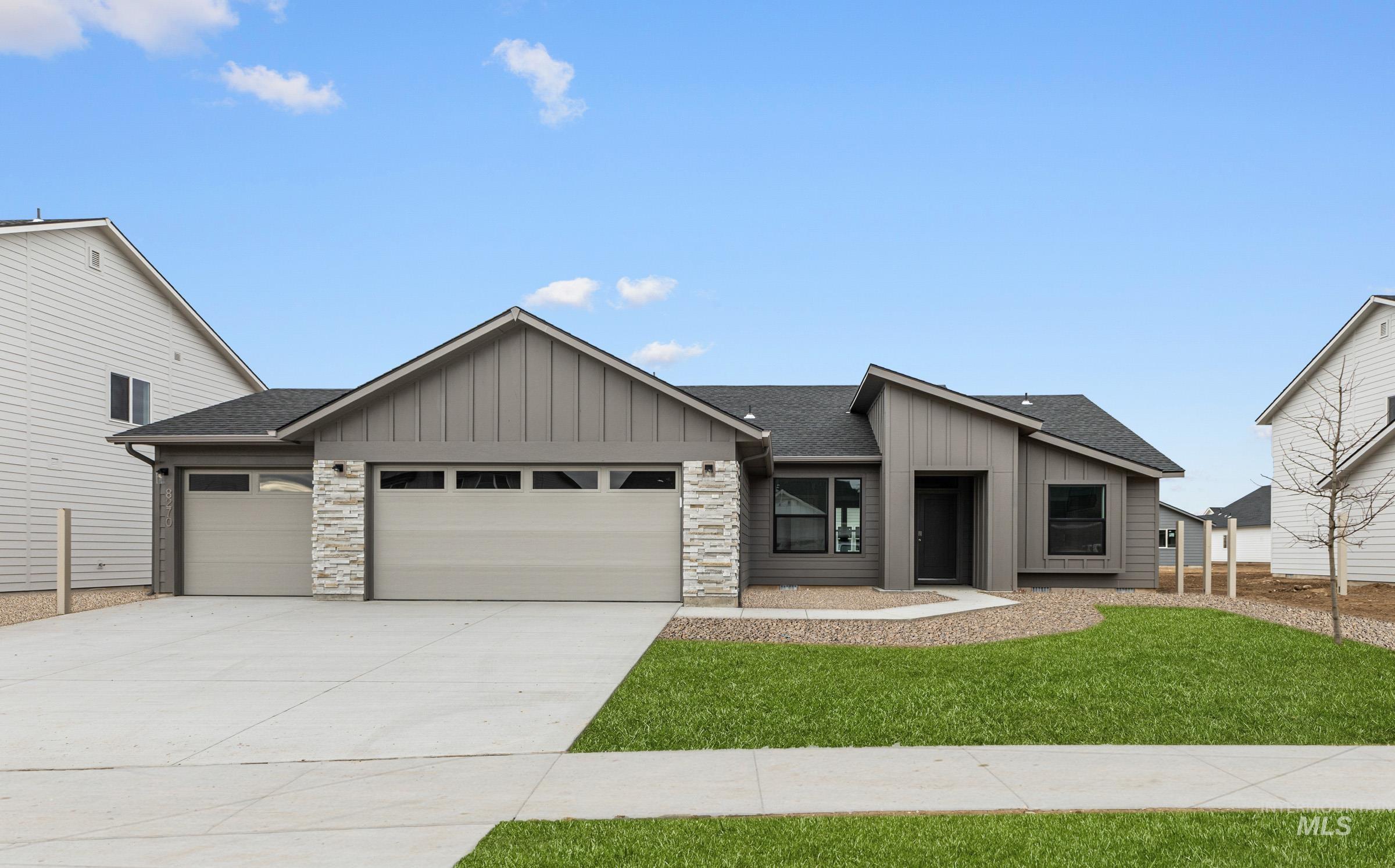 5335 E Rolling Thunder Ct — photo