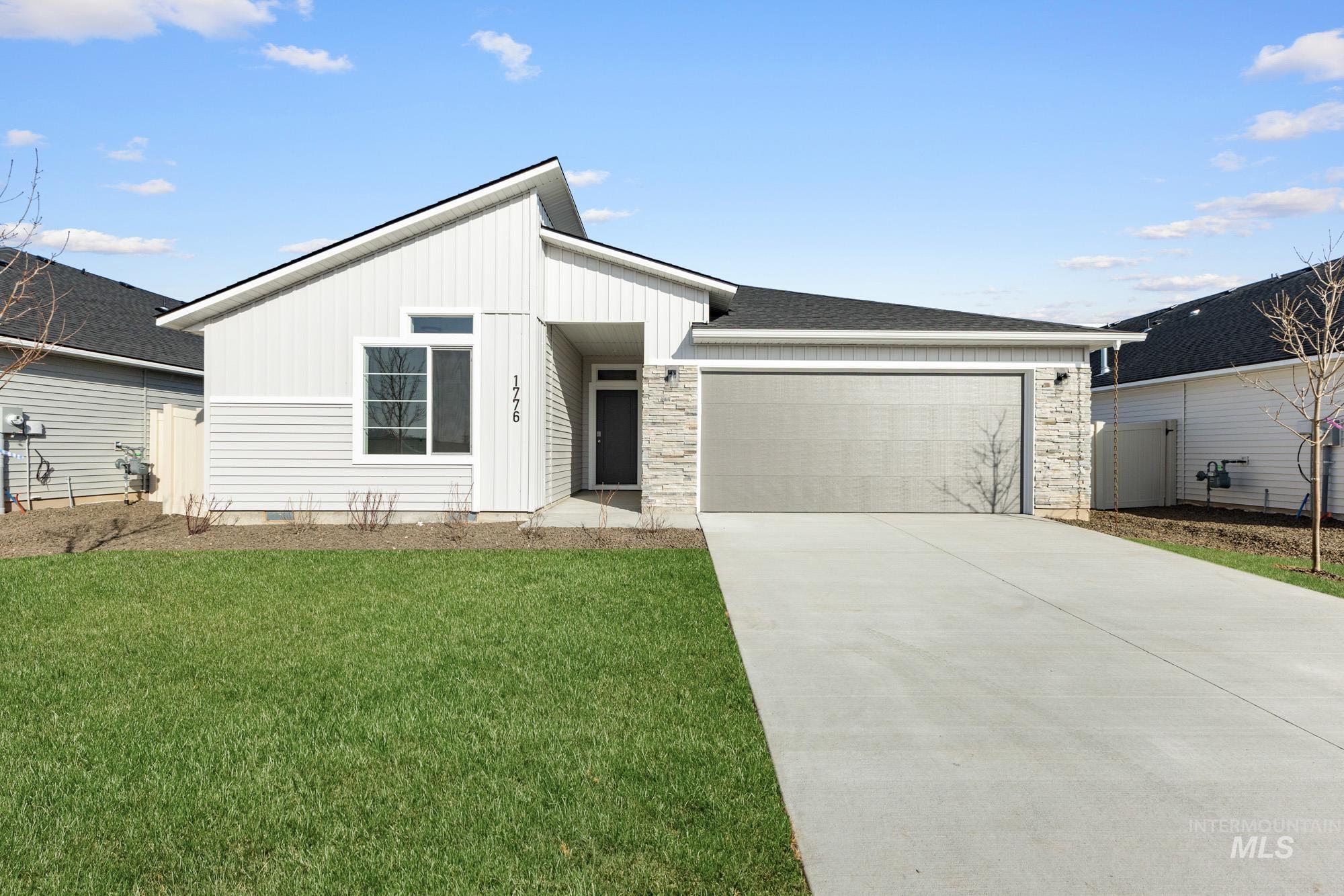 2326 W Tar Sands Dr — photo