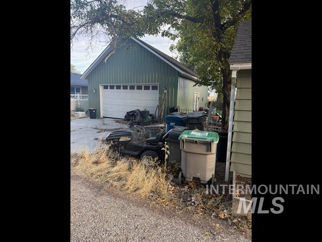 2621 N Mountain View Dr — photo
