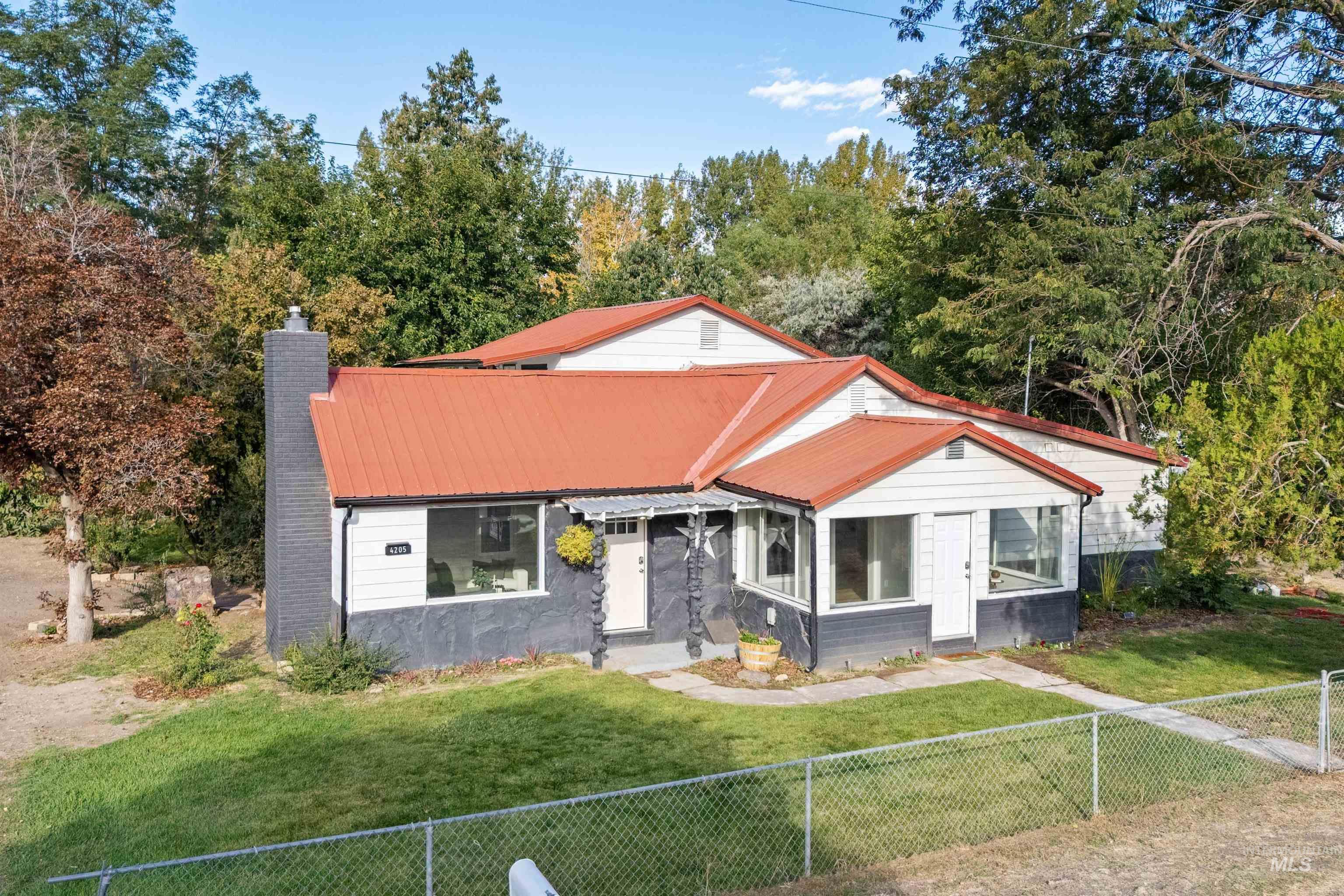 4205 N 1410 E — photo