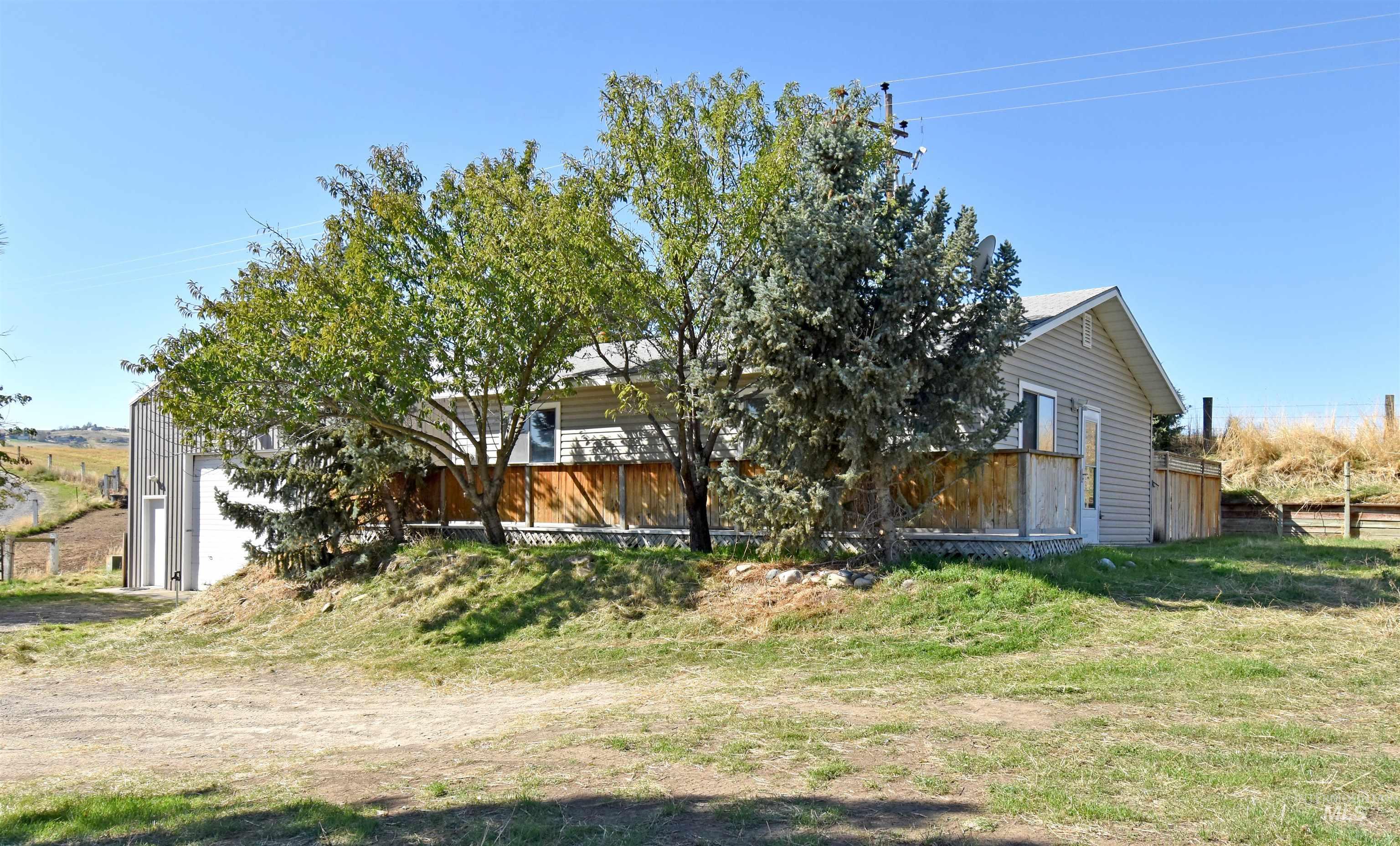 2795 Ben Johnson Road — photo