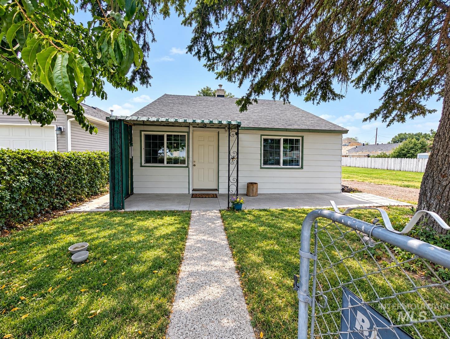 515 Miller Ave — photo