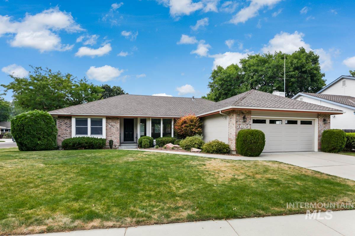 3605 S Crosspoint Avenue — photo