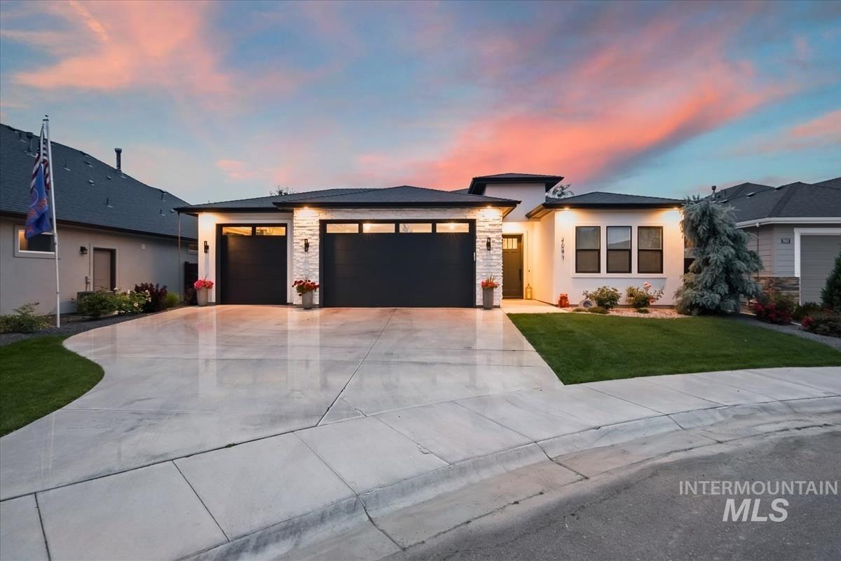 7041 N Exeter Pl. — photo