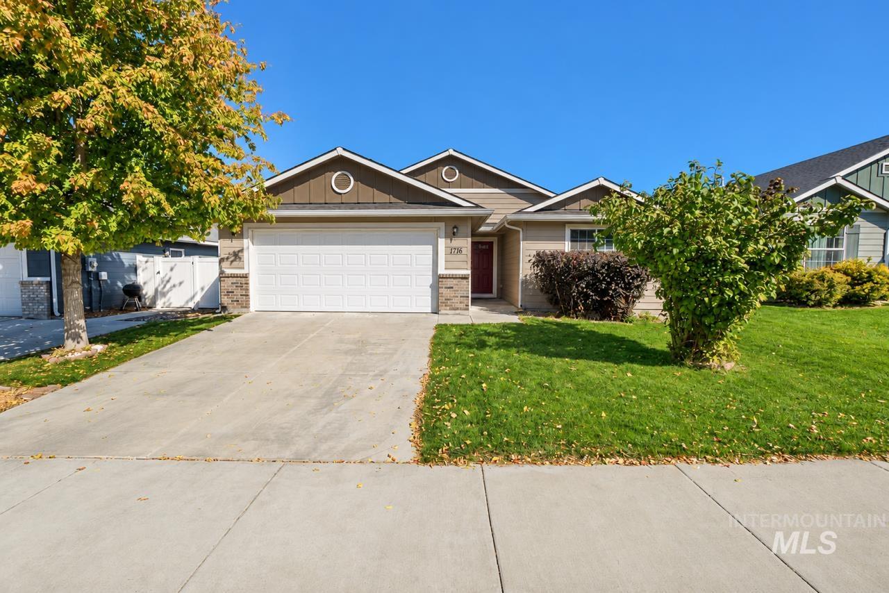 1716 W Sahara Dr — photo