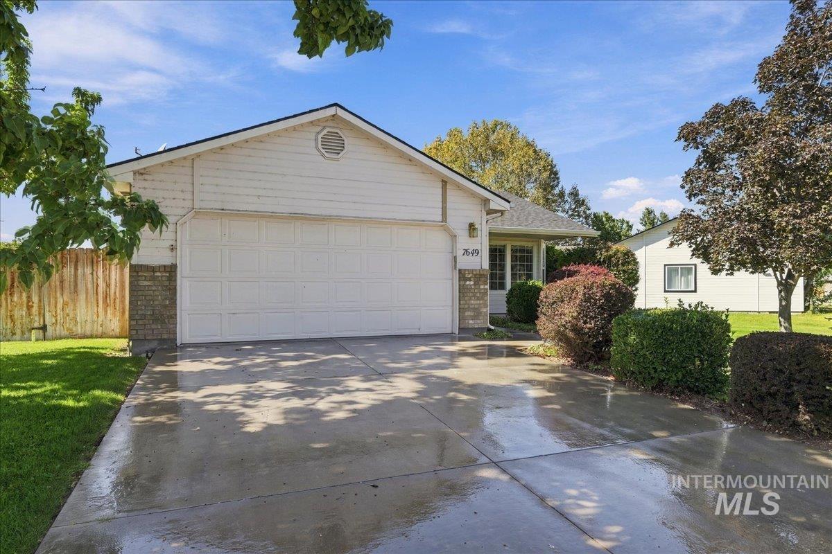 7649 Arlington Dr — photo