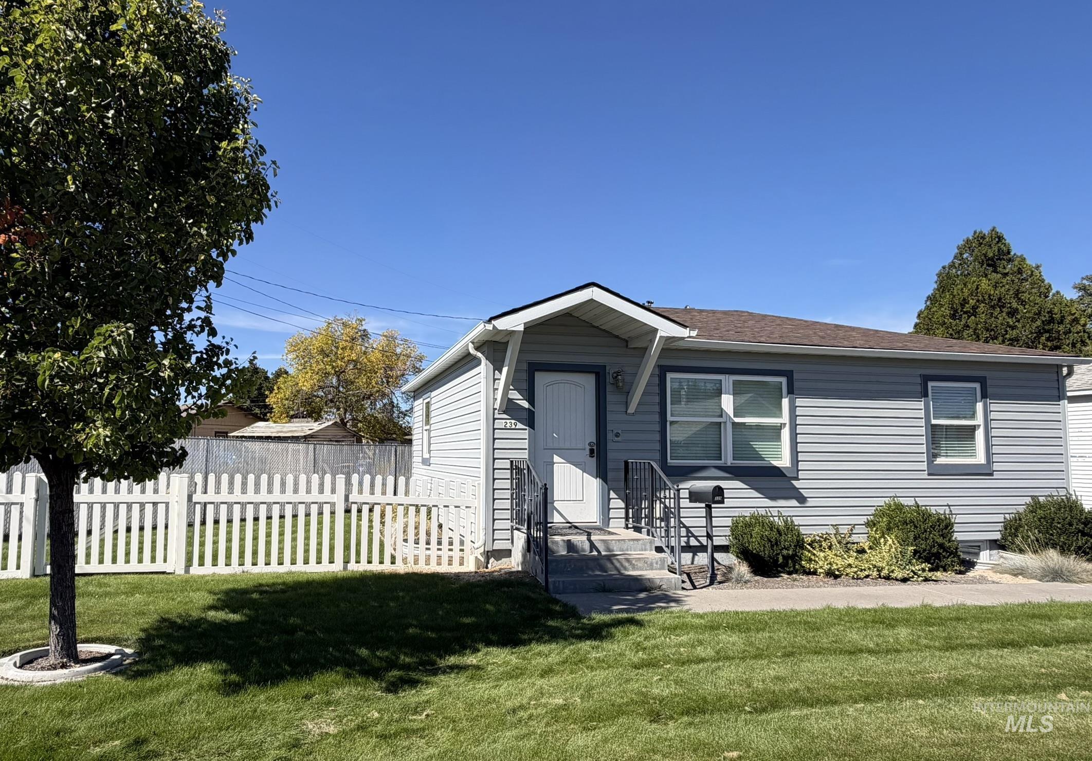 239 Blue Lakes Blvd — photo