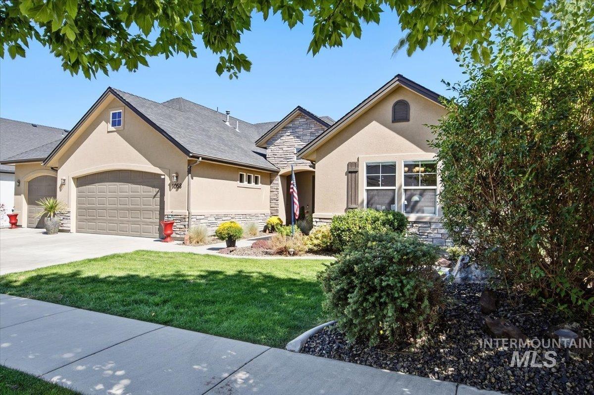 1058 E Radiant Ridge Dr. — photo