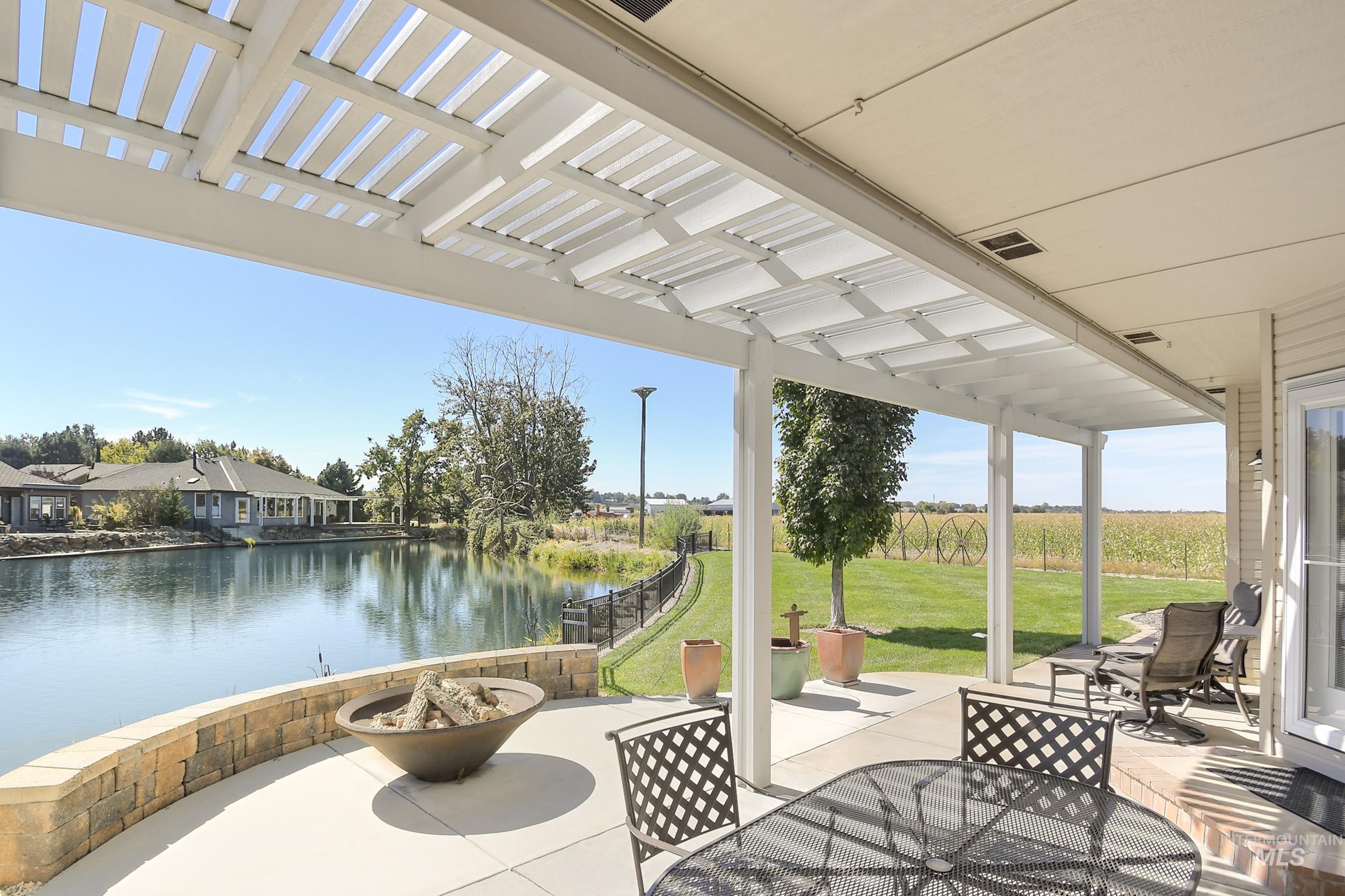 9001 Duck Lake Dr — photo