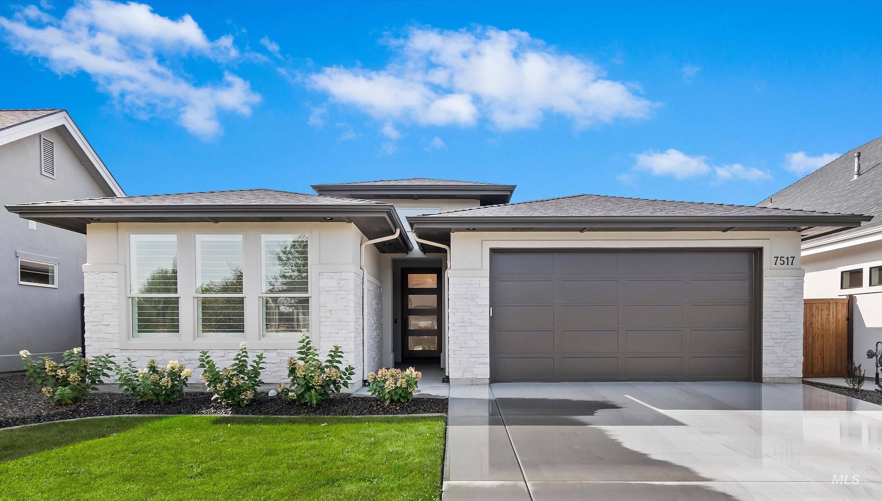 7517 W Deerfawn Ln — photo