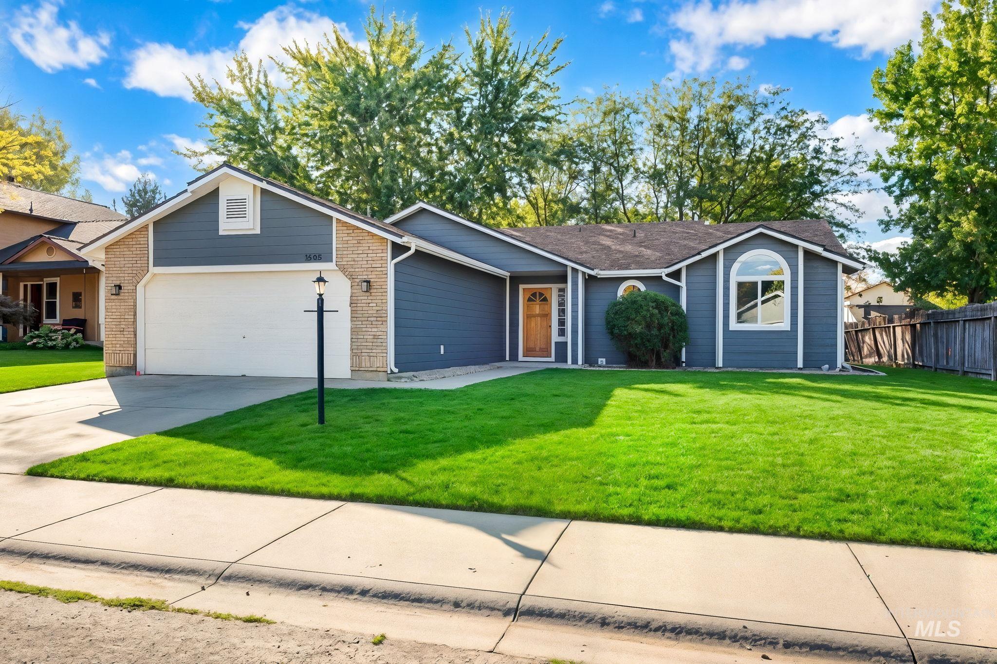 3593 E Eisenhower Dr. — photo