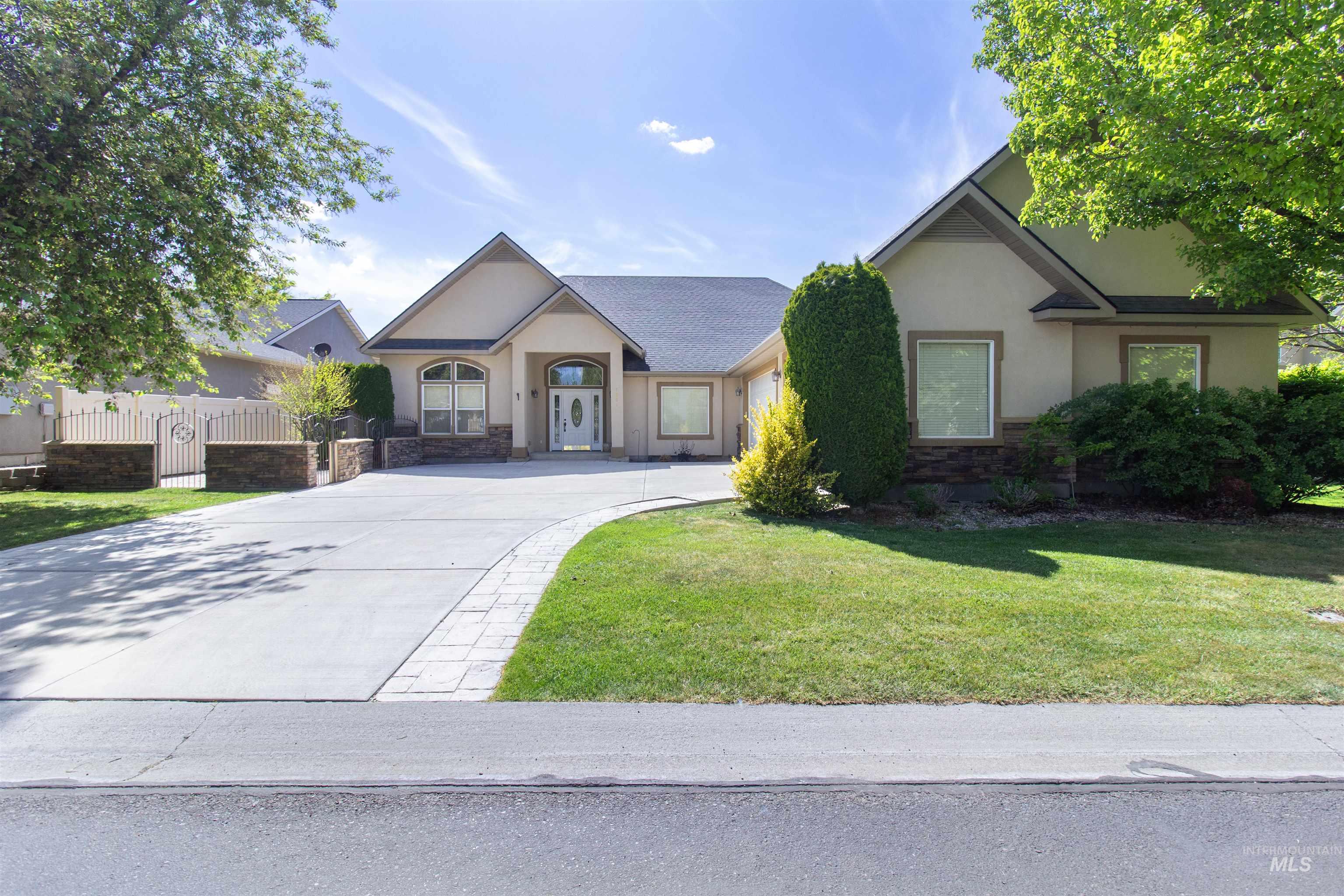 1861 Canyon Park Ct — photo