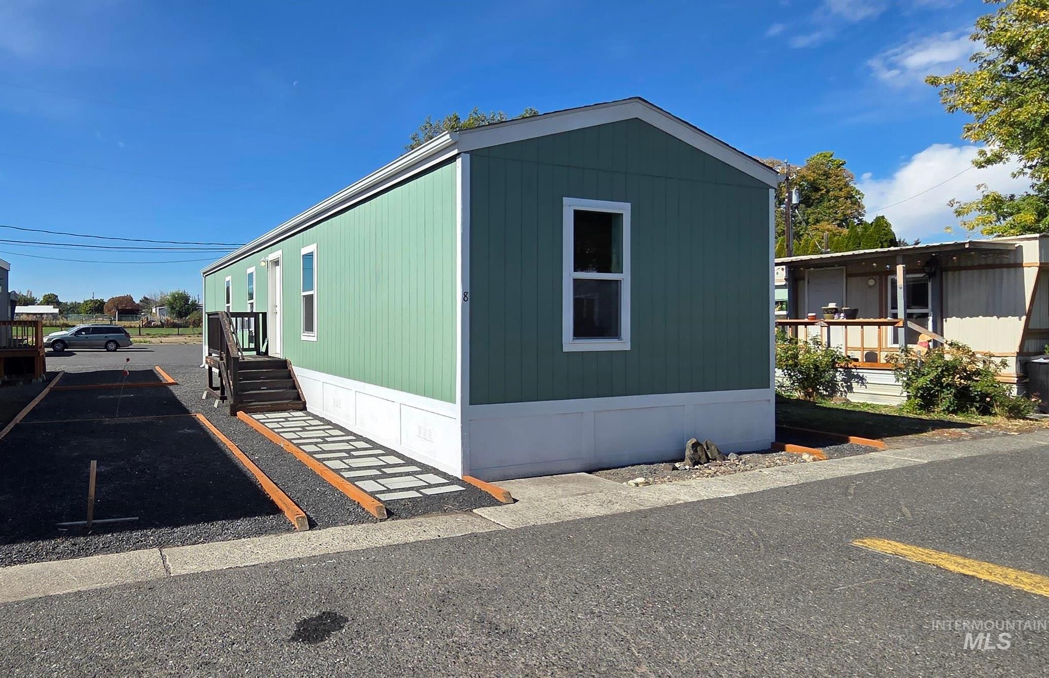 928 Warner #8 — photo