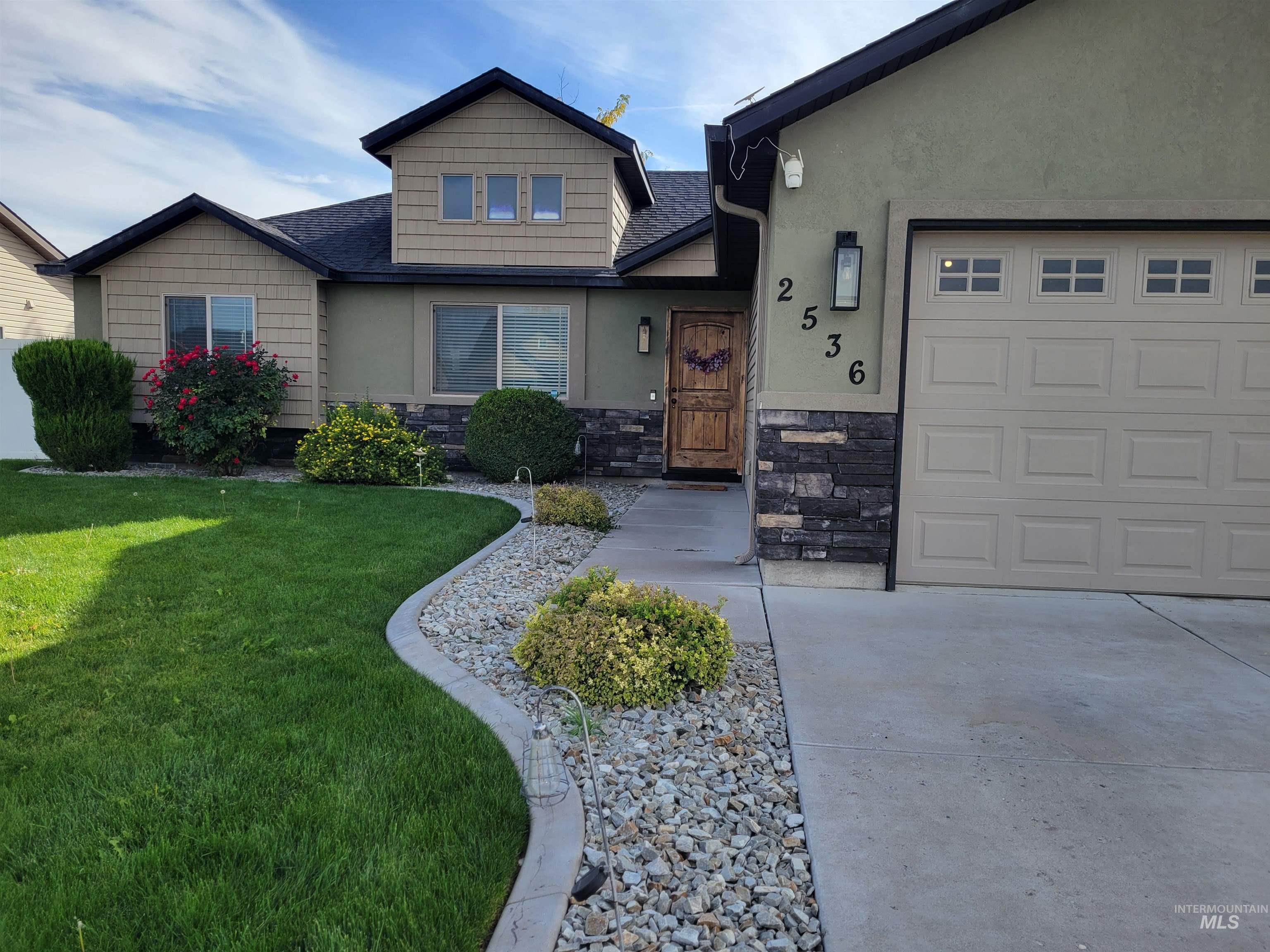 2536 Yellowstone Trail — photo