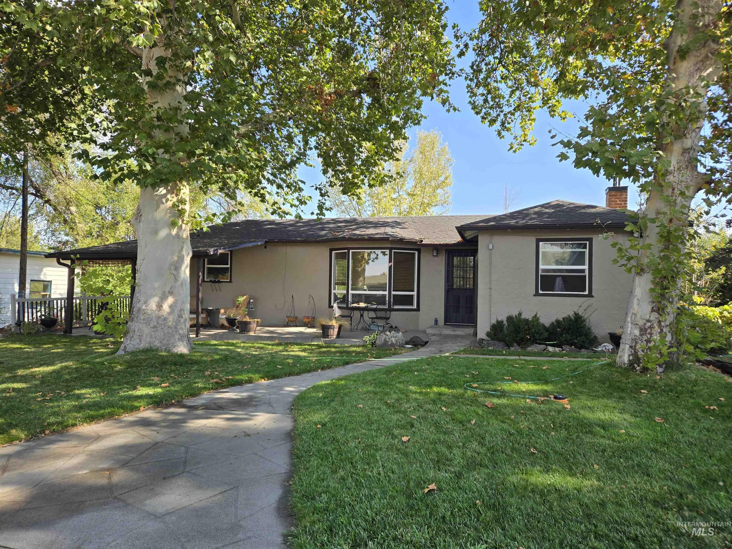 801 Hughes Dr — photo
