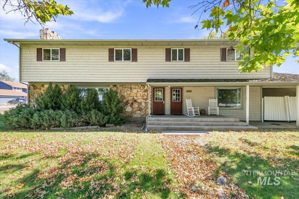 5890 N Gary Lane — photo