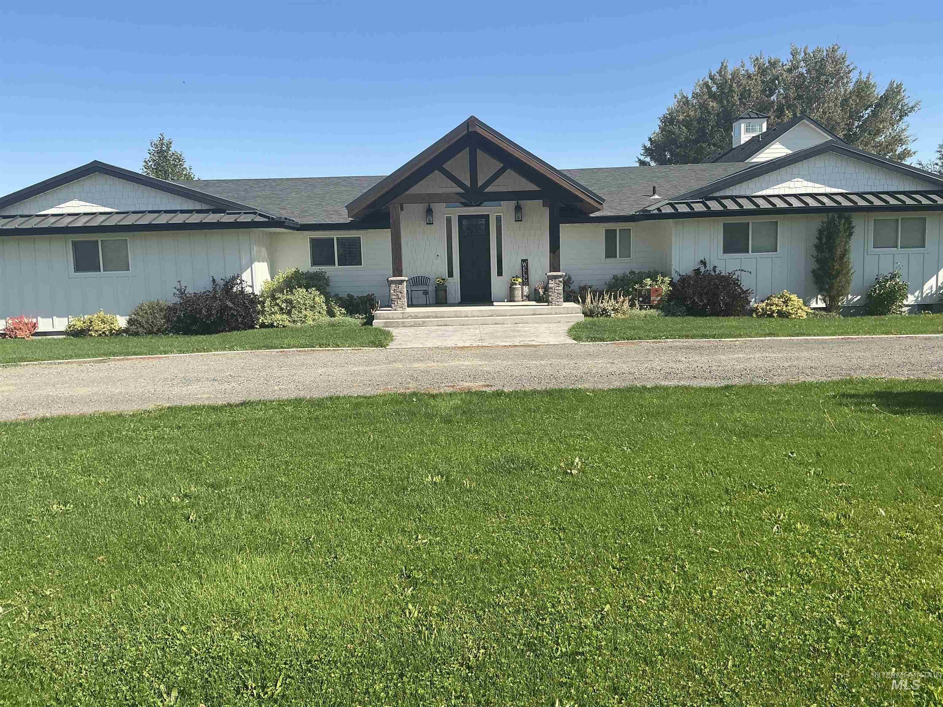 2808 S S 2808 S 850E — photo