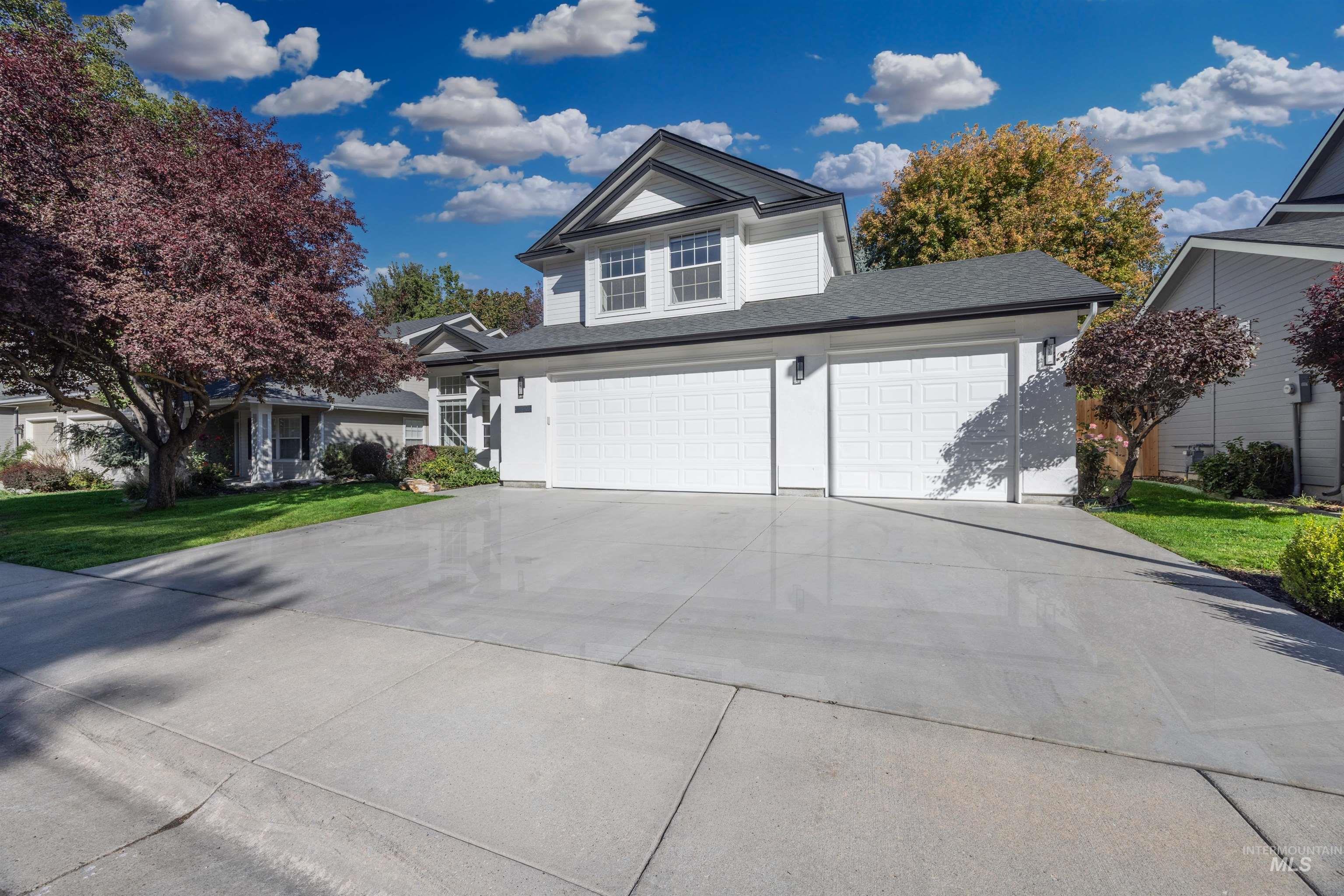 2320 E Alderhill Dr — photo