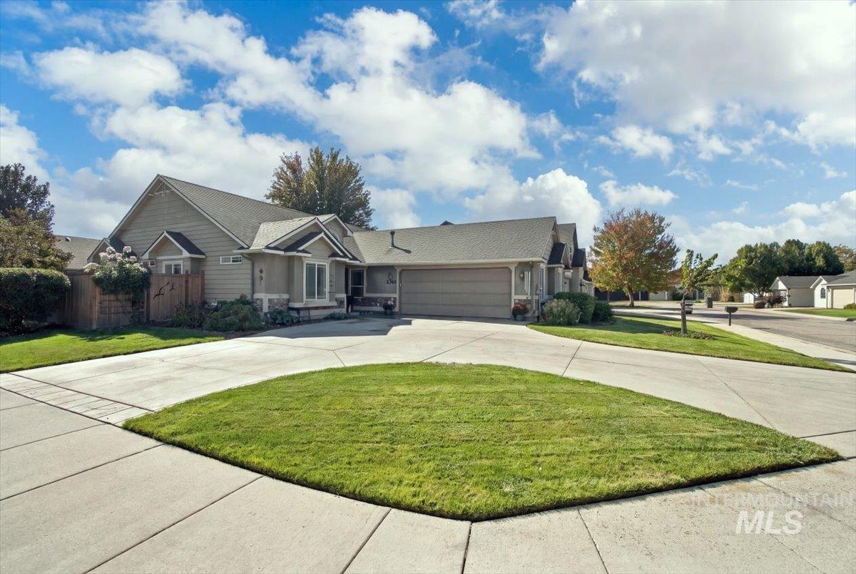 2345 E Bowman St. — photo