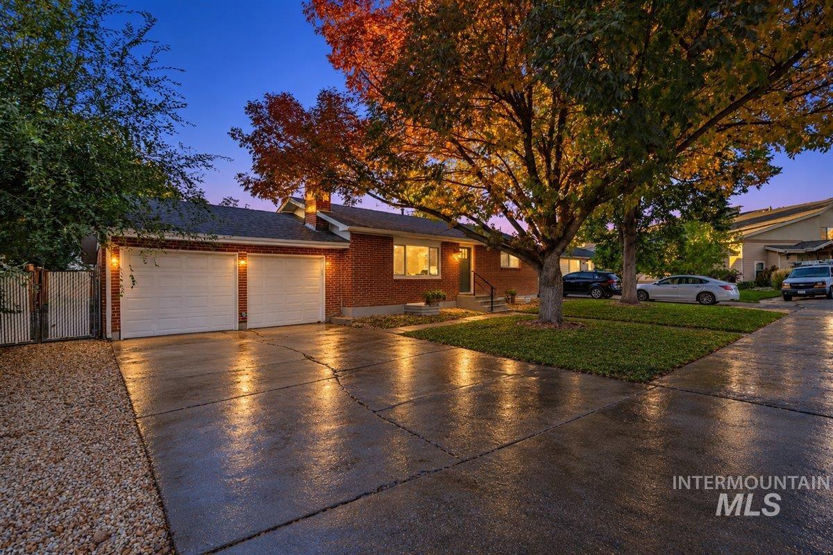 3701 Woody Drive — photo