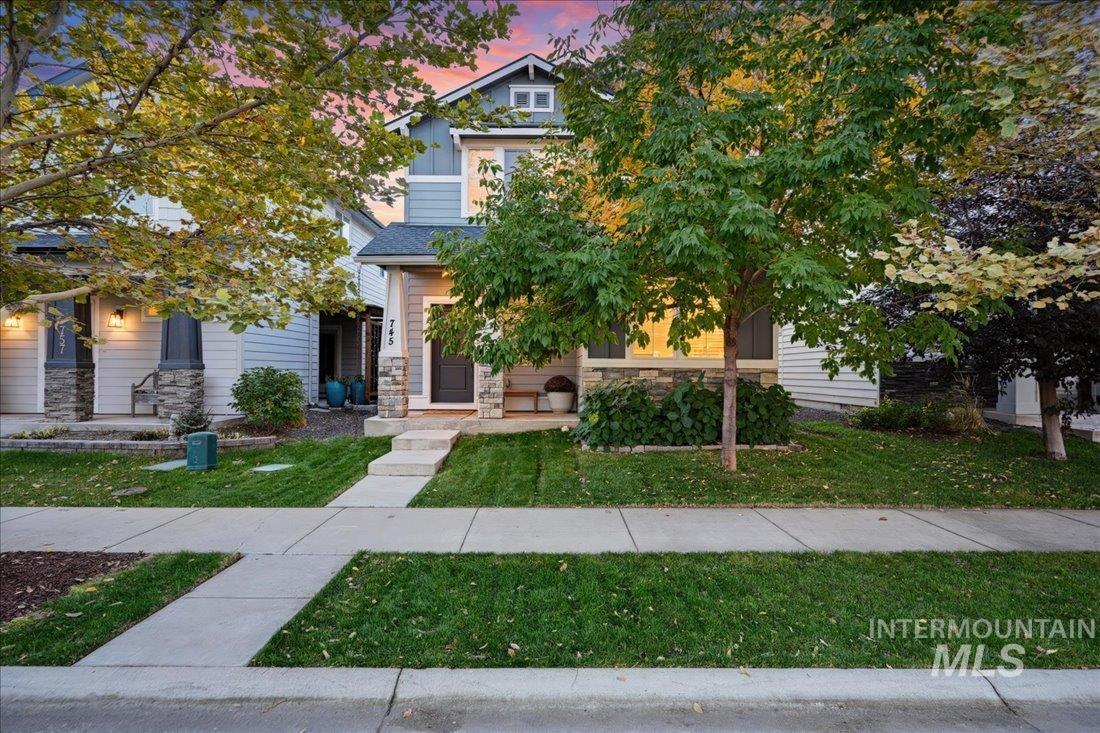 745 E Springloyd St. — photo