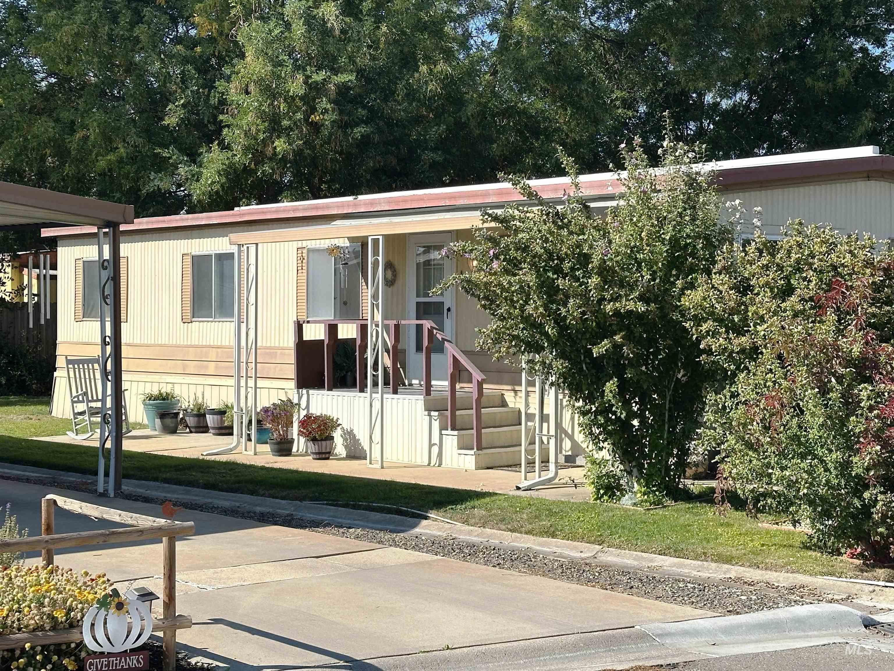 339 W Oak Circle Drive — photo