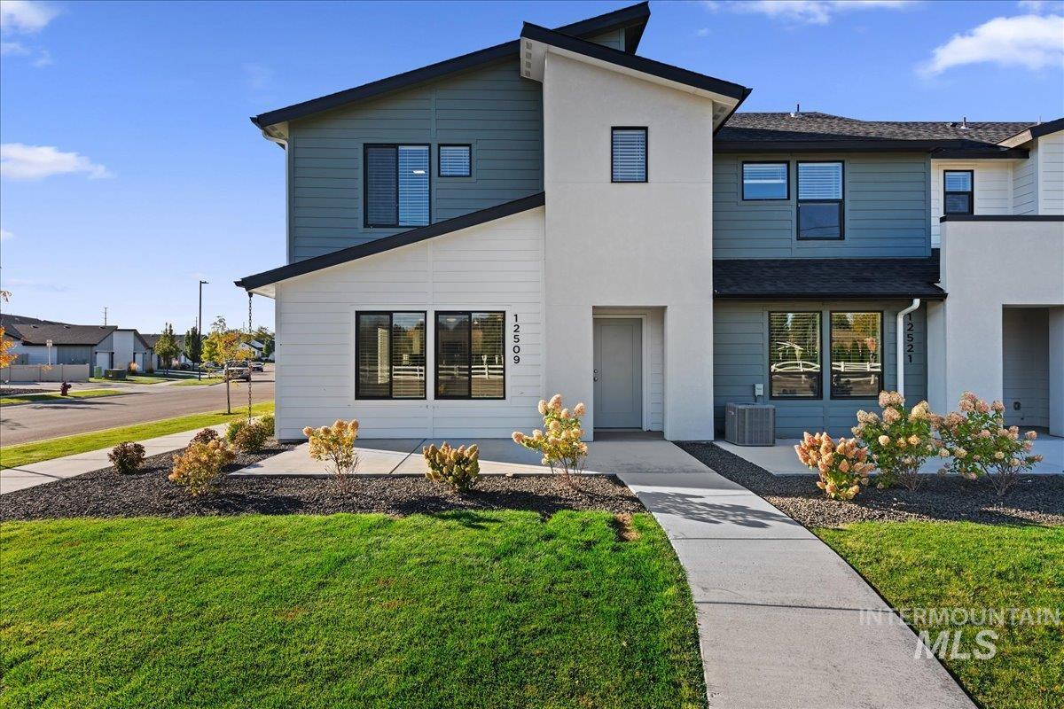 12509 W Victory Rd — photo
