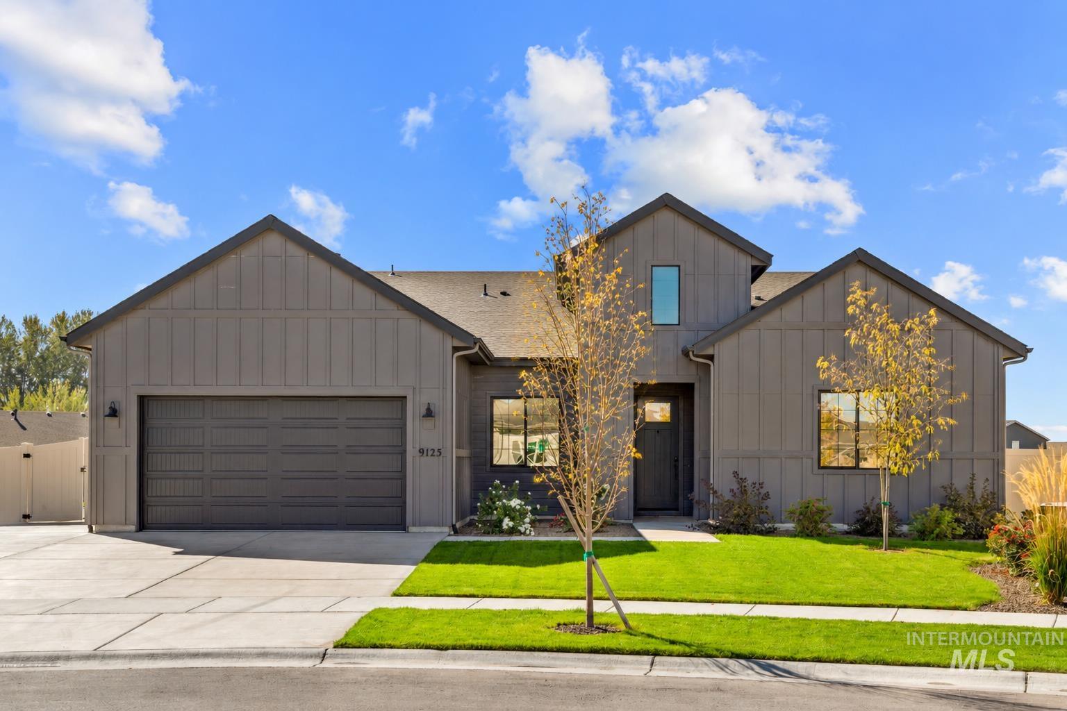 9125 W Purple Martin Street — photo