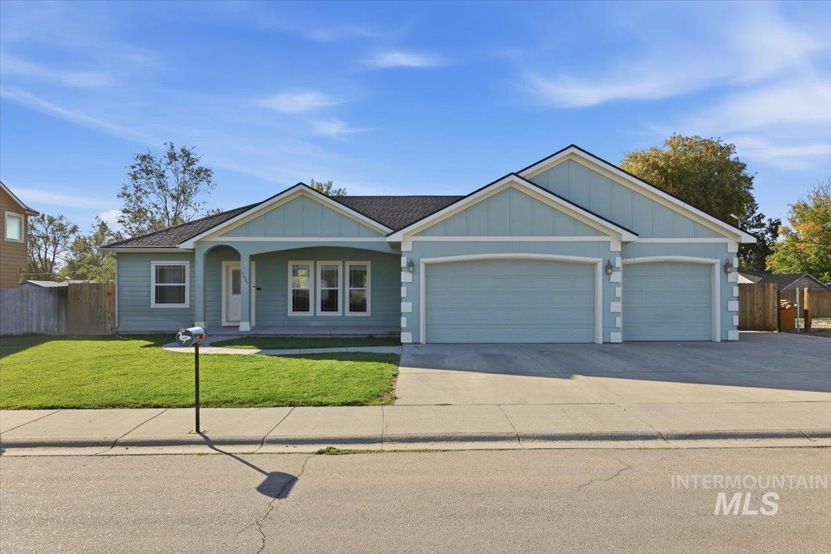 1487 NE Cinder Loop — photo