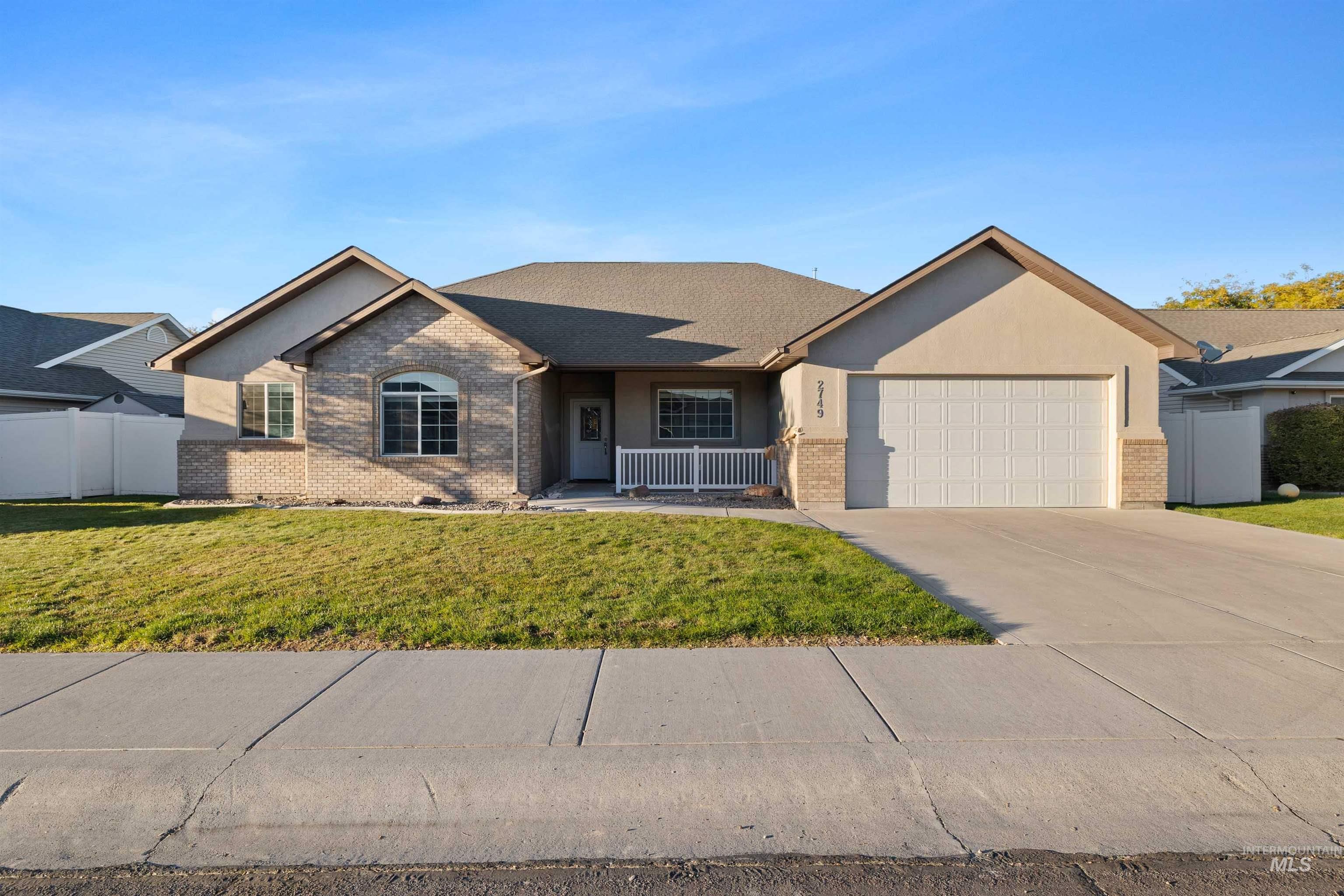 2749 Longbow Dr — photo