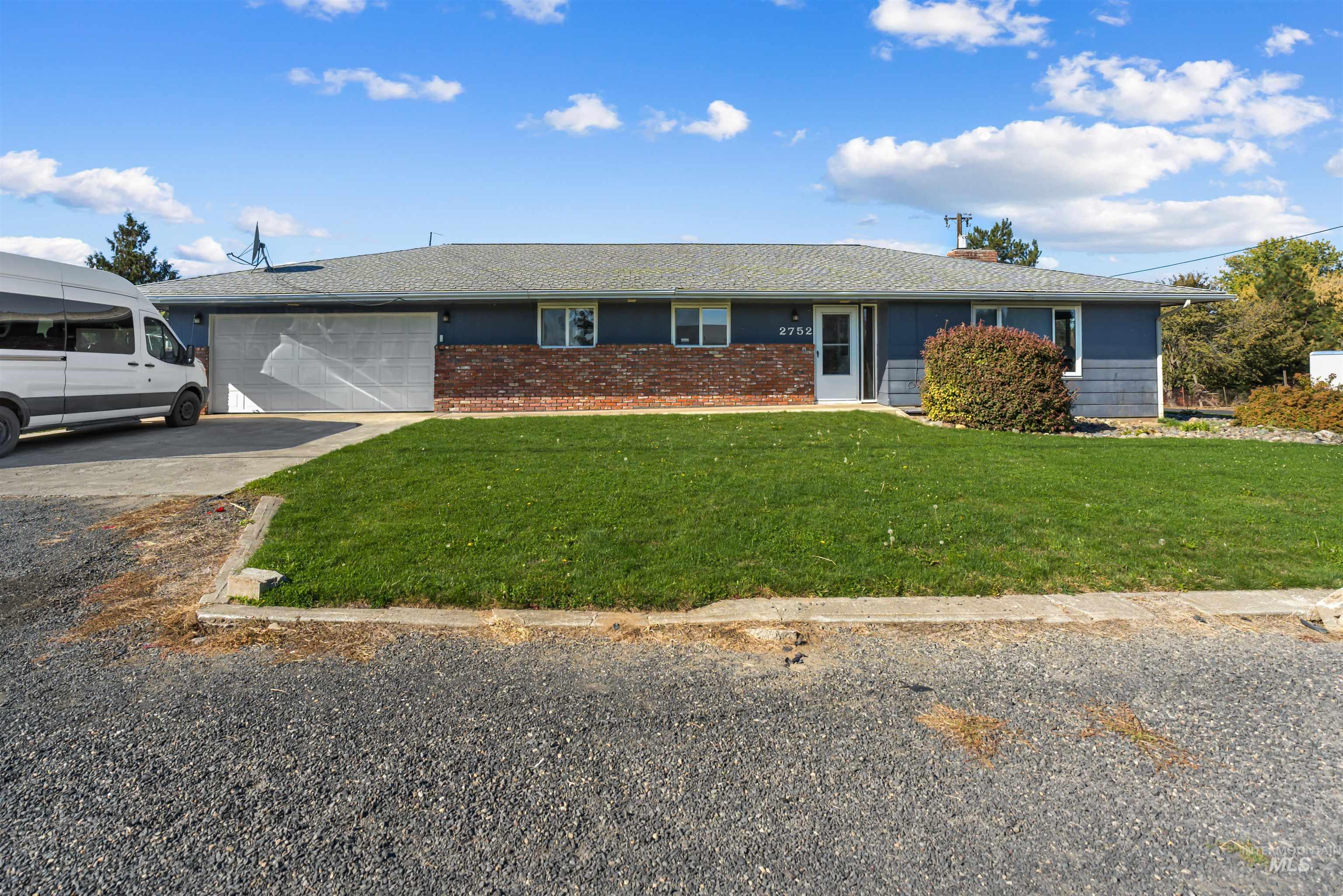 2752 Grandview Dr. — photo