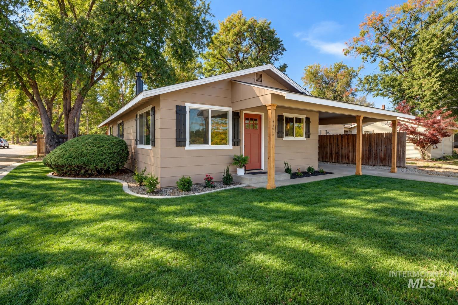 3215 W Alpine Street — photo