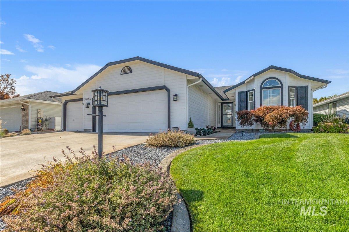 8569 Willowdale Dr — photo