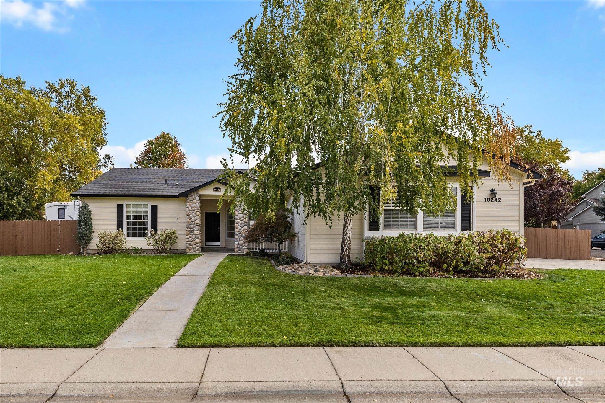 10242 N Blacktail Ave — photo