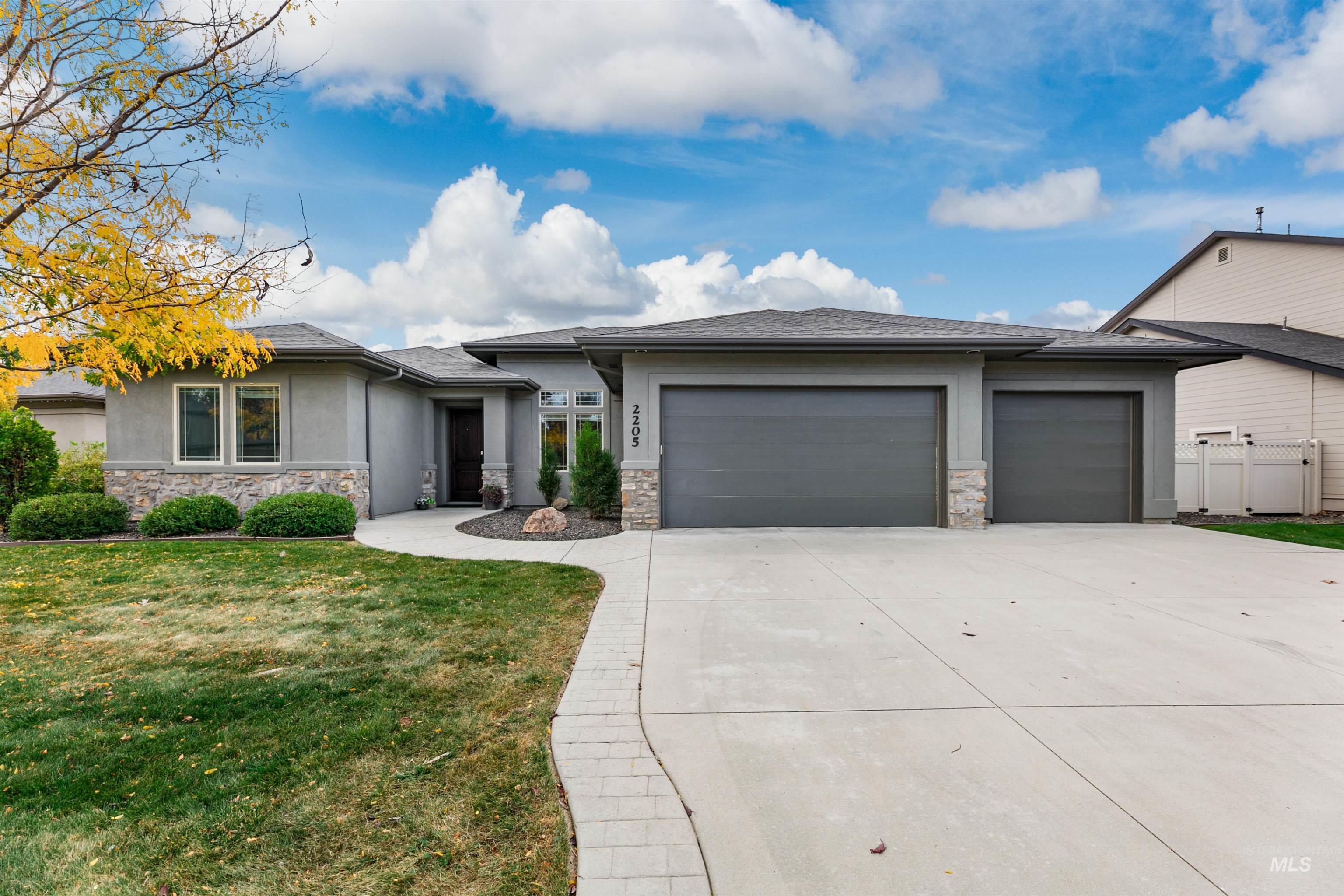 2205 W Verona Dr — photo