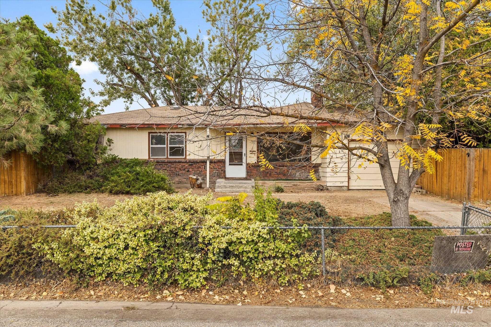7609 W Cambridge Dr — photo