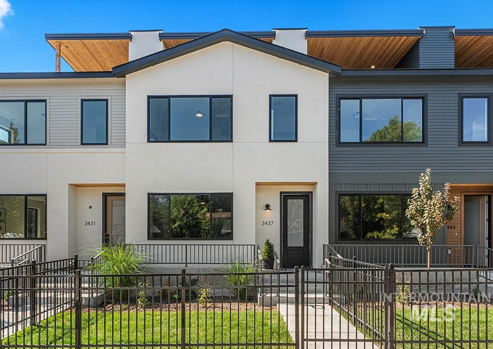 3315 W Forsythia Dr — photo