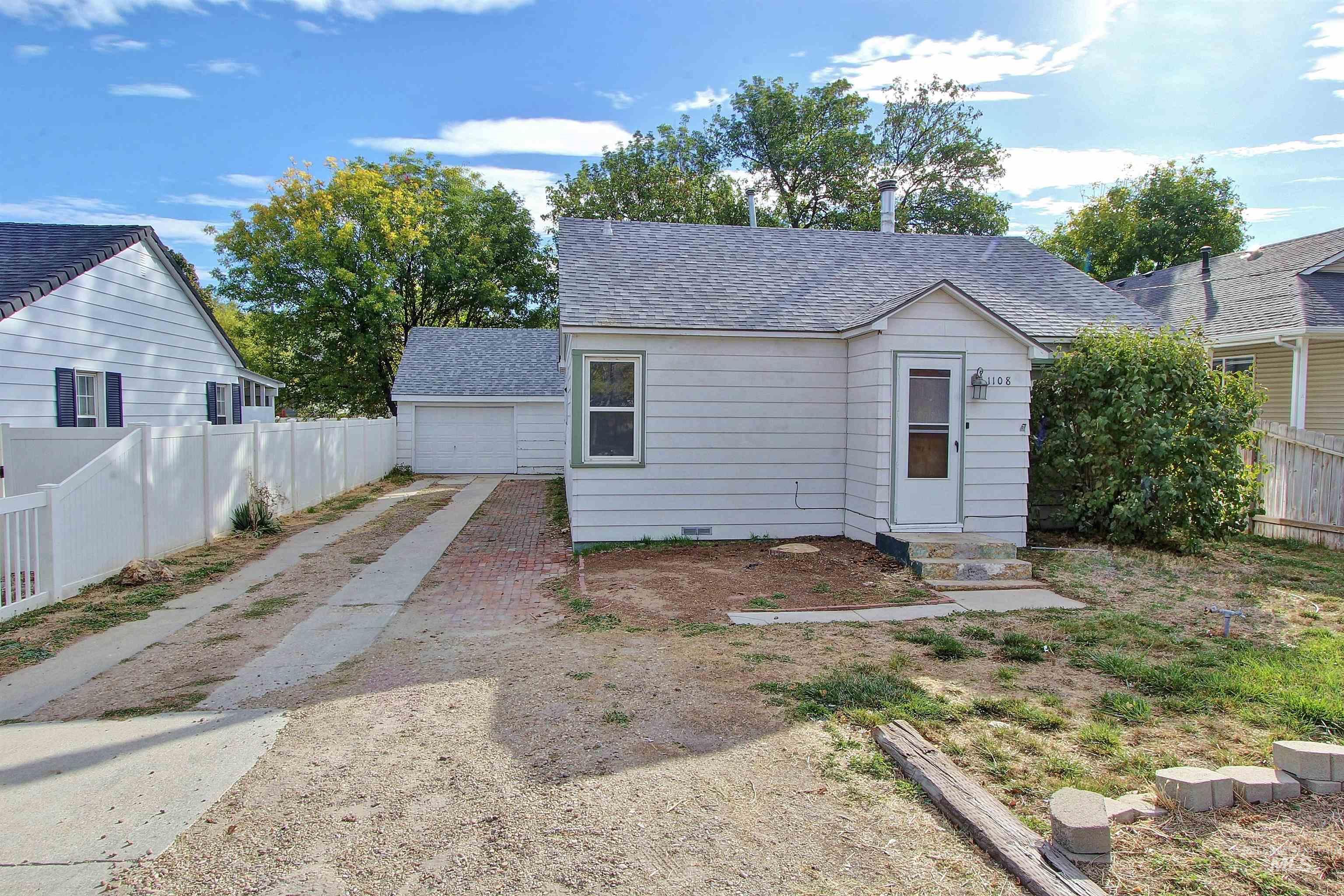 1108 S Holly St. — photo